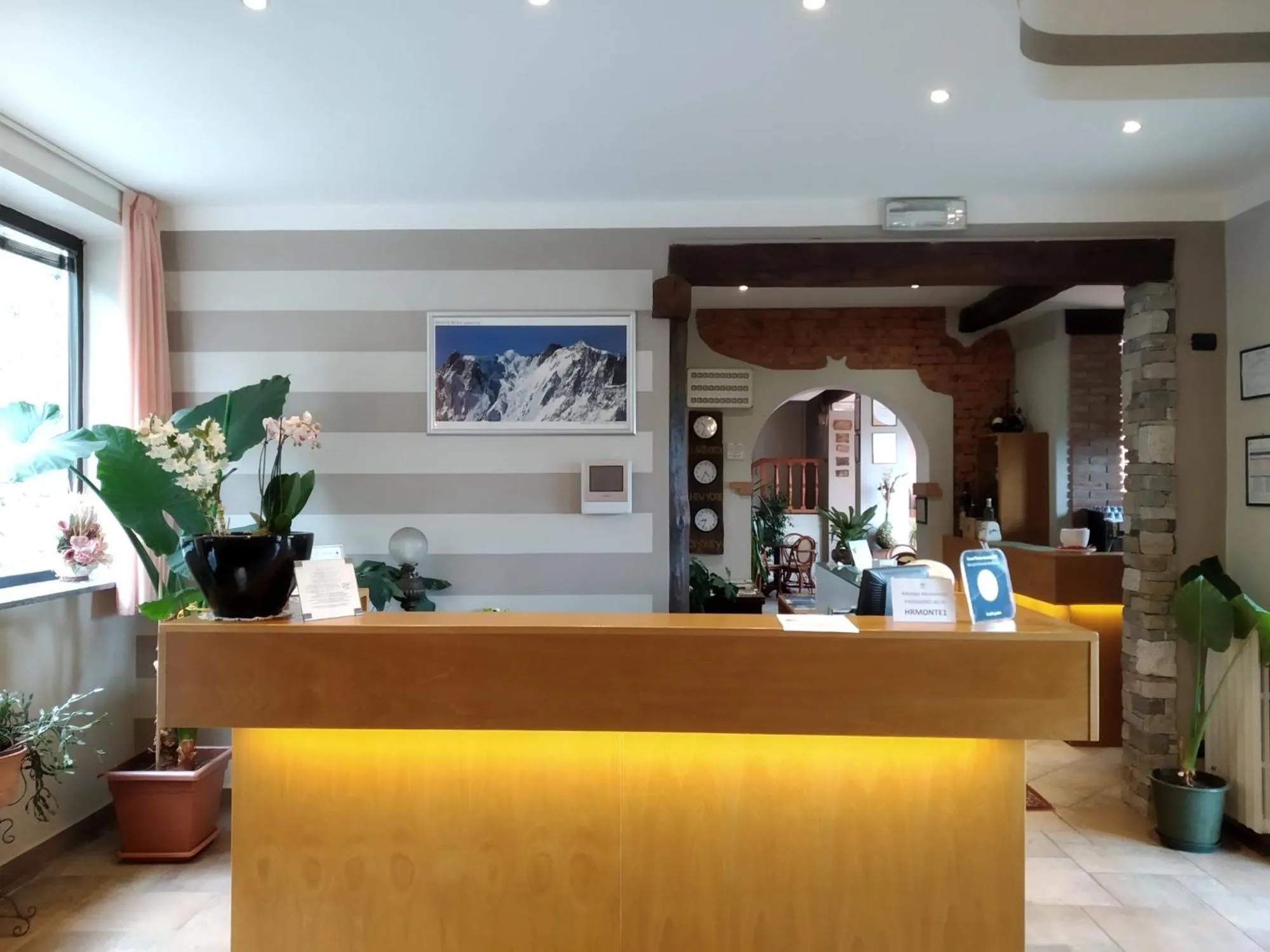 Lobby or reception in Albergo Ristorante Monterosa