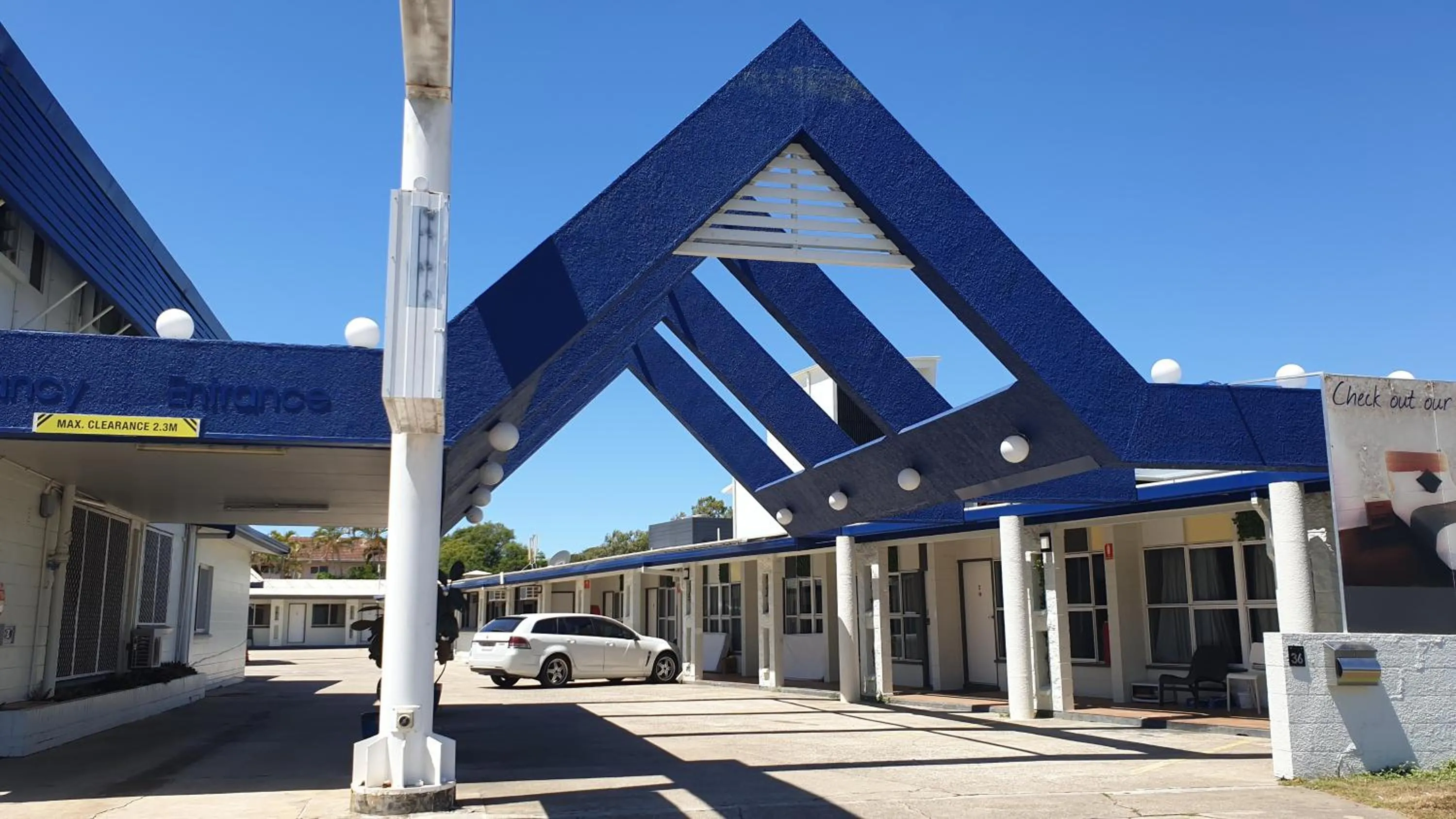 Property building in Townsville City Motel