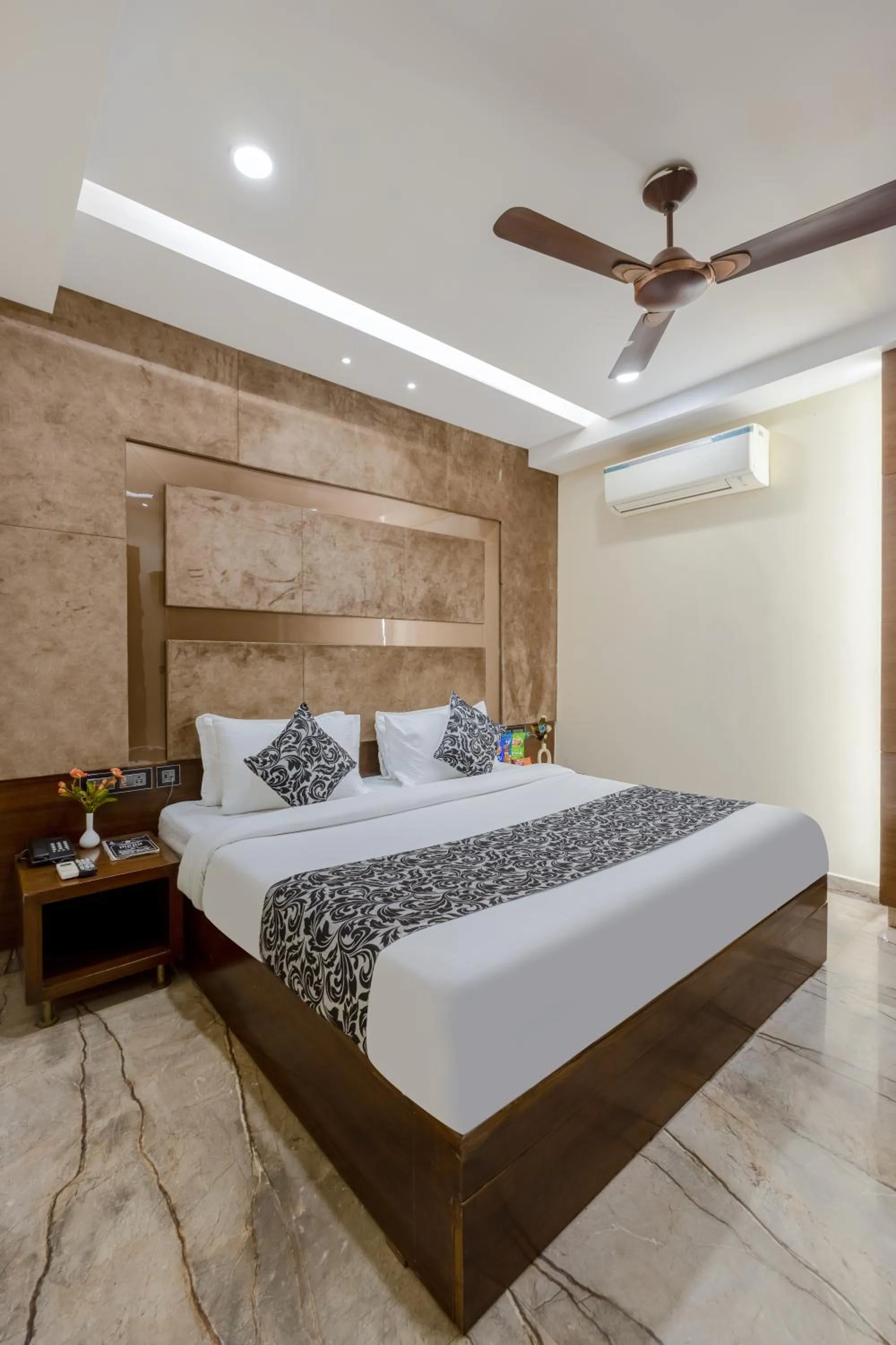 Photo of the whole room, Bed in The Vanson Delite "Newly Rebuilt 2026" - Near New Delhi Station & Connaught Place