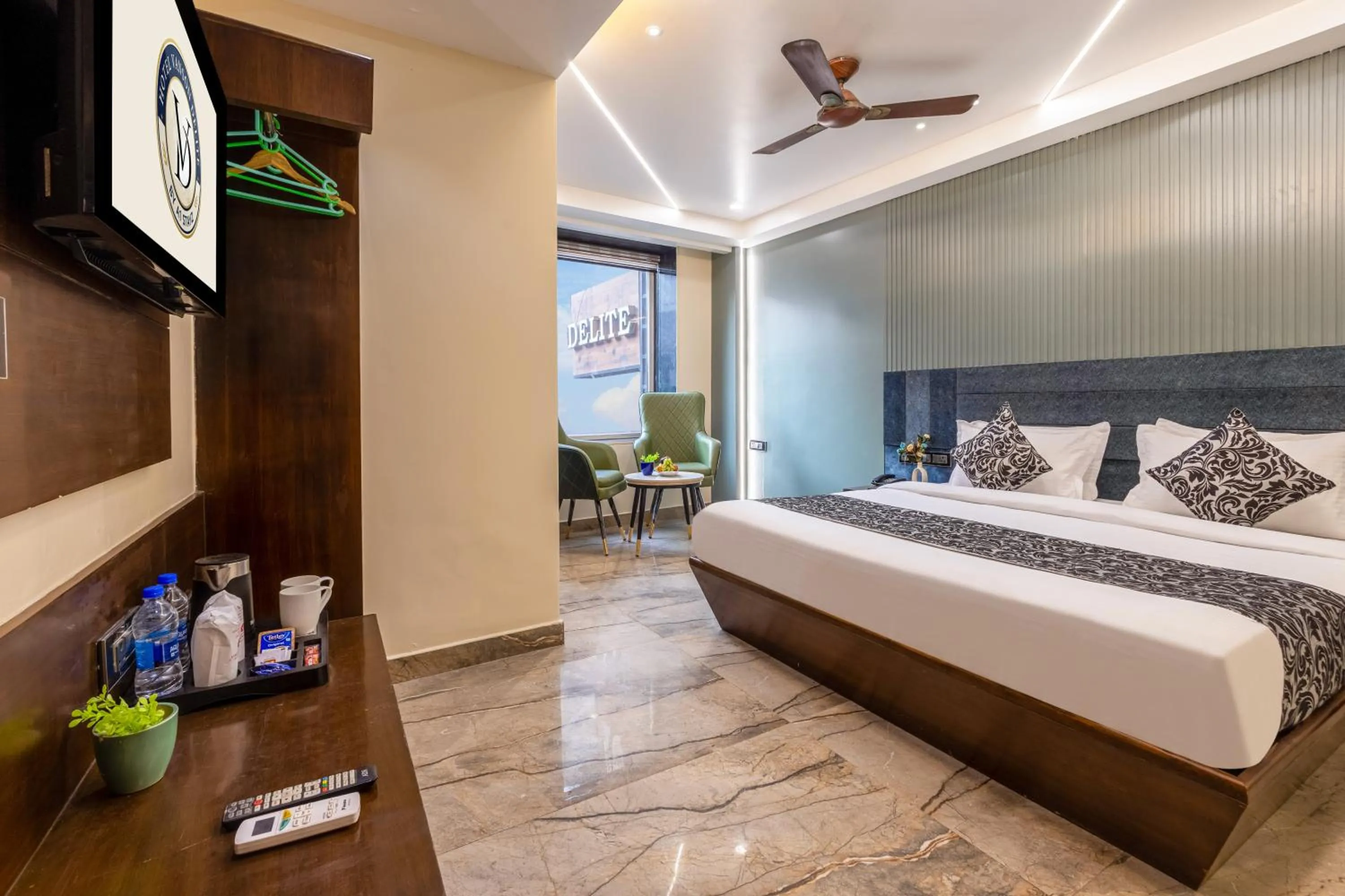 TV and multimedia, Bed in The Vanson Delite "Newly Rebuilt 2026" - Near New Delhi Station & Connaught Place