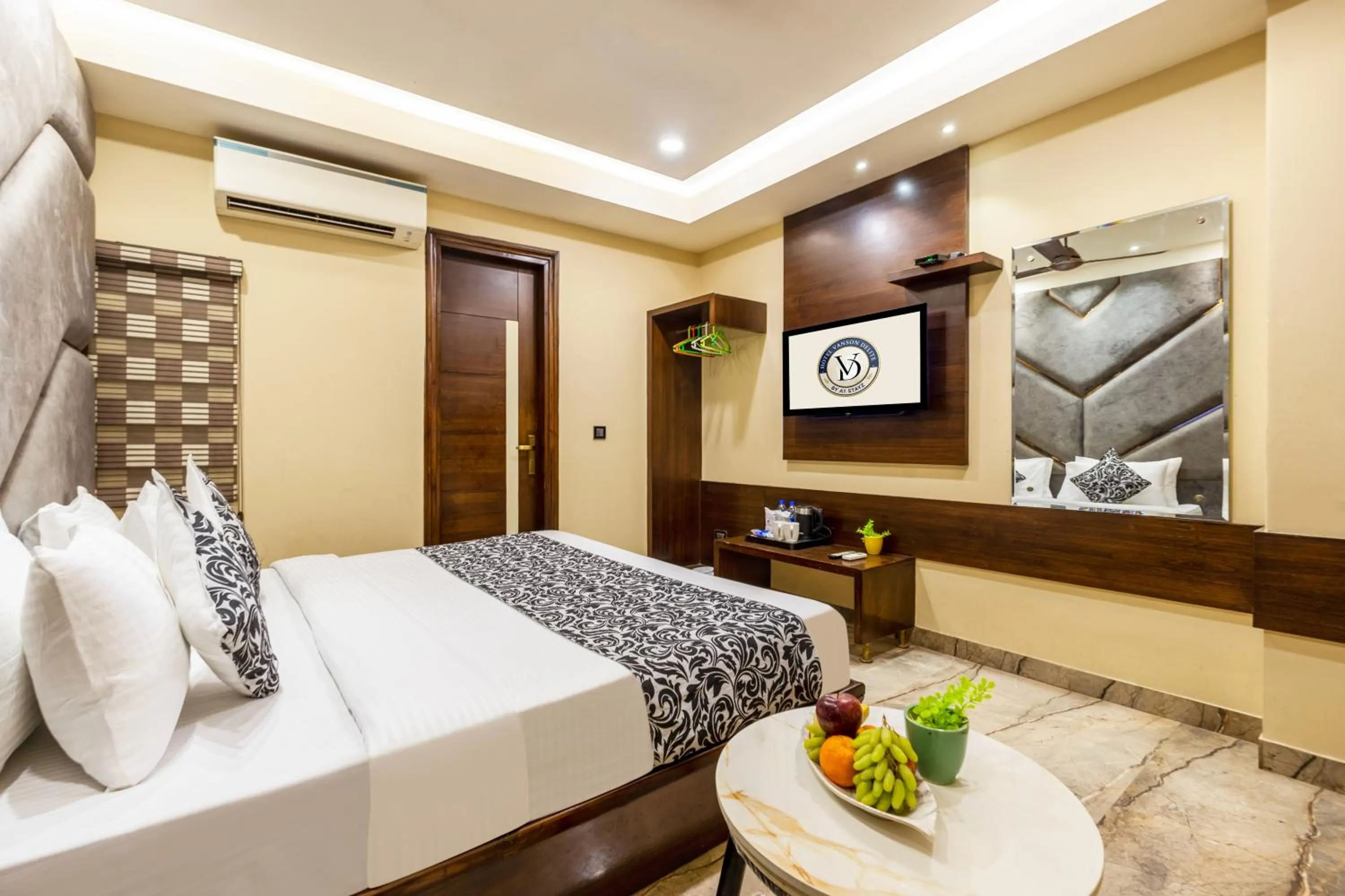 Bed in The Vanson Delite "Newly Rebuilt 2026" - Near New Delhi Station & Connaught Place
