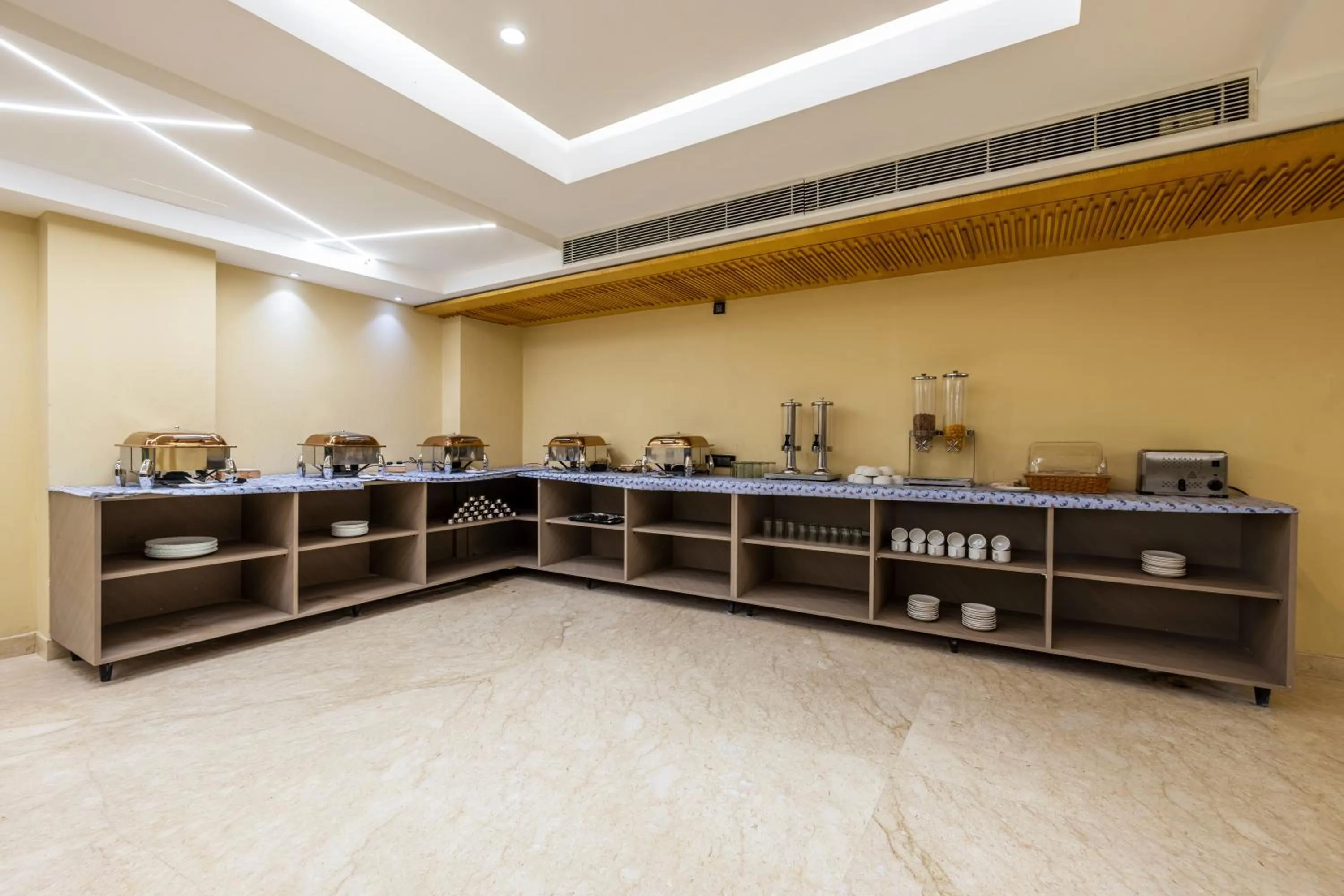 Coffee/tea facilities in The Vanson Delite "Newly Rebuilt 2026" - Near New Delhi Station & Connaught Place