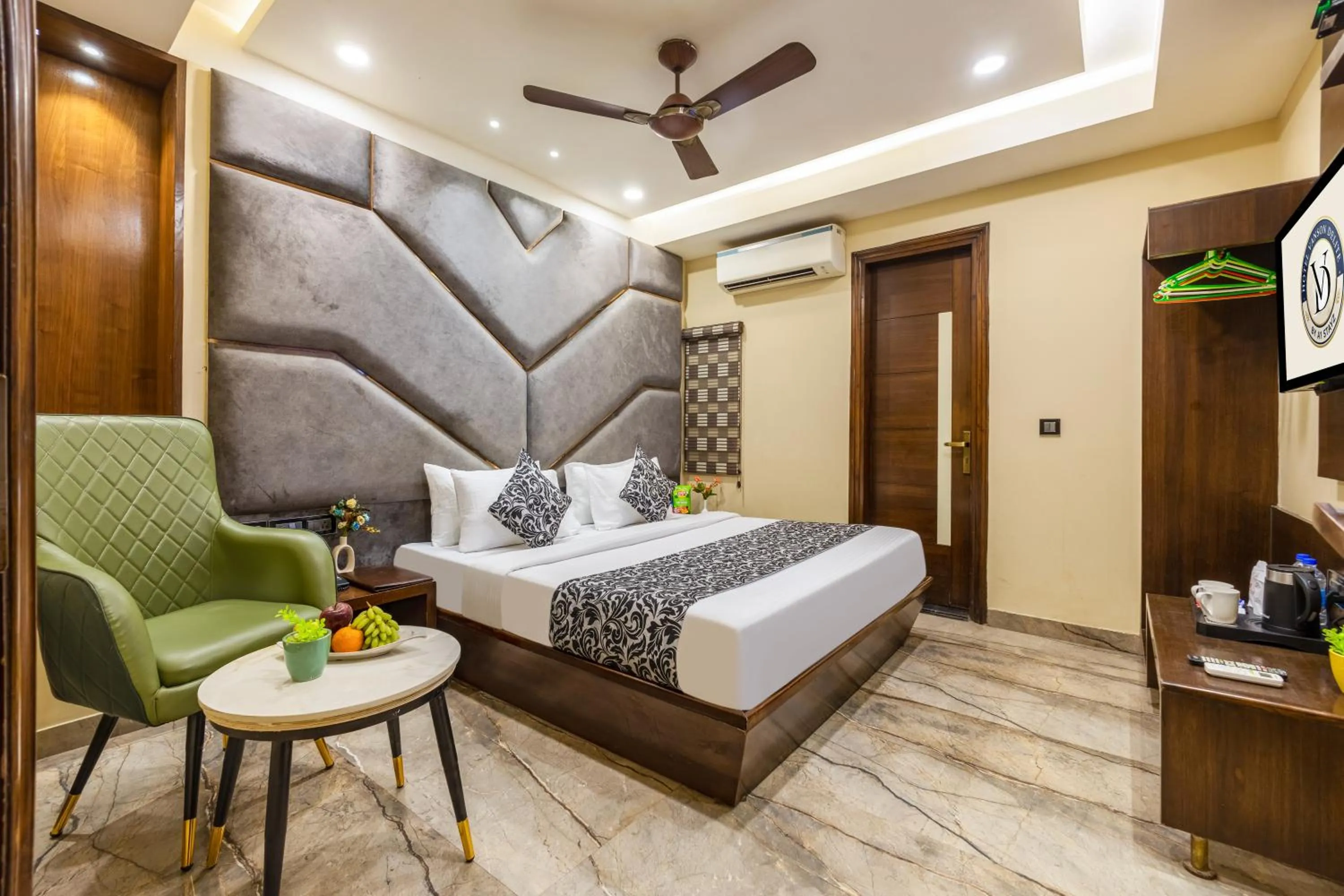 Photo of the whole room, Bed in The Vanson Delite "Newly Rebuilt 2026" - Near New Delhi Station & Connaught Place