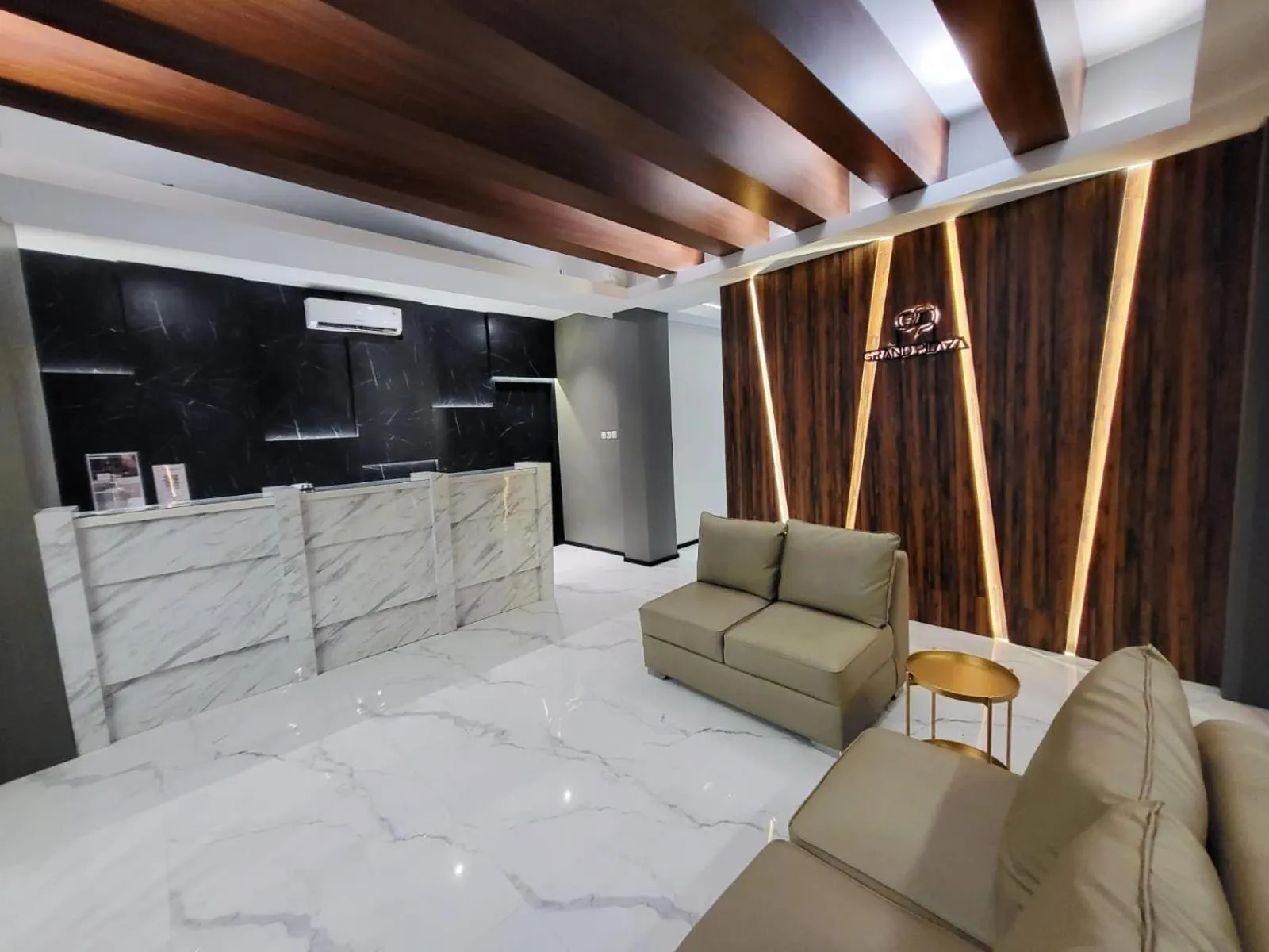 Lobby or reception in Grand Plaza Boutique Hotel