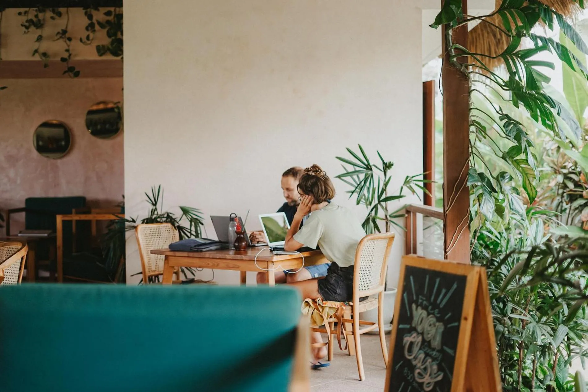 Restaurant/places to eat in PORTER HOTEL - Surf & Yoga Retreat