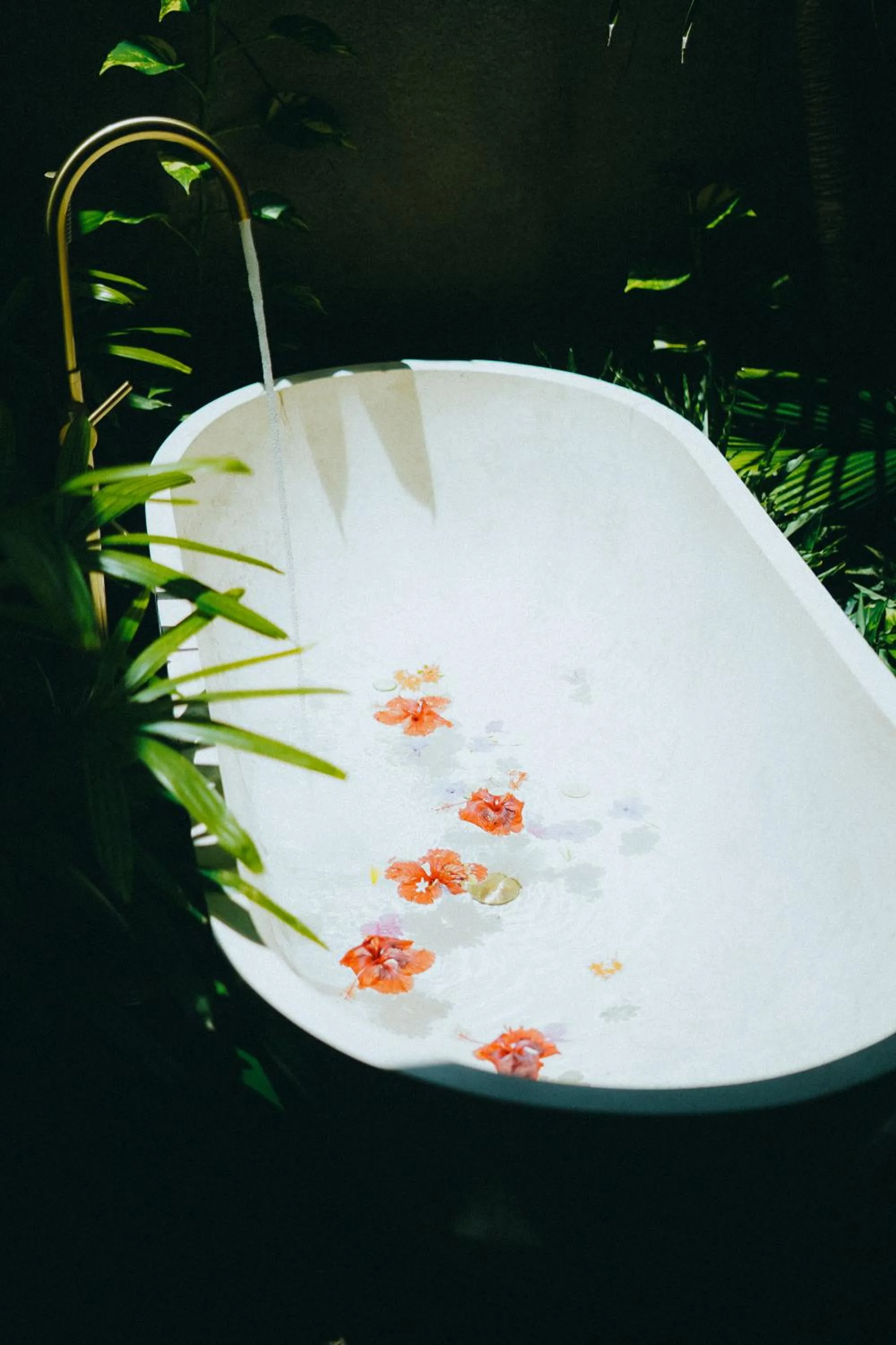 Bath in Porter Boutique Hotel & Lifestyle