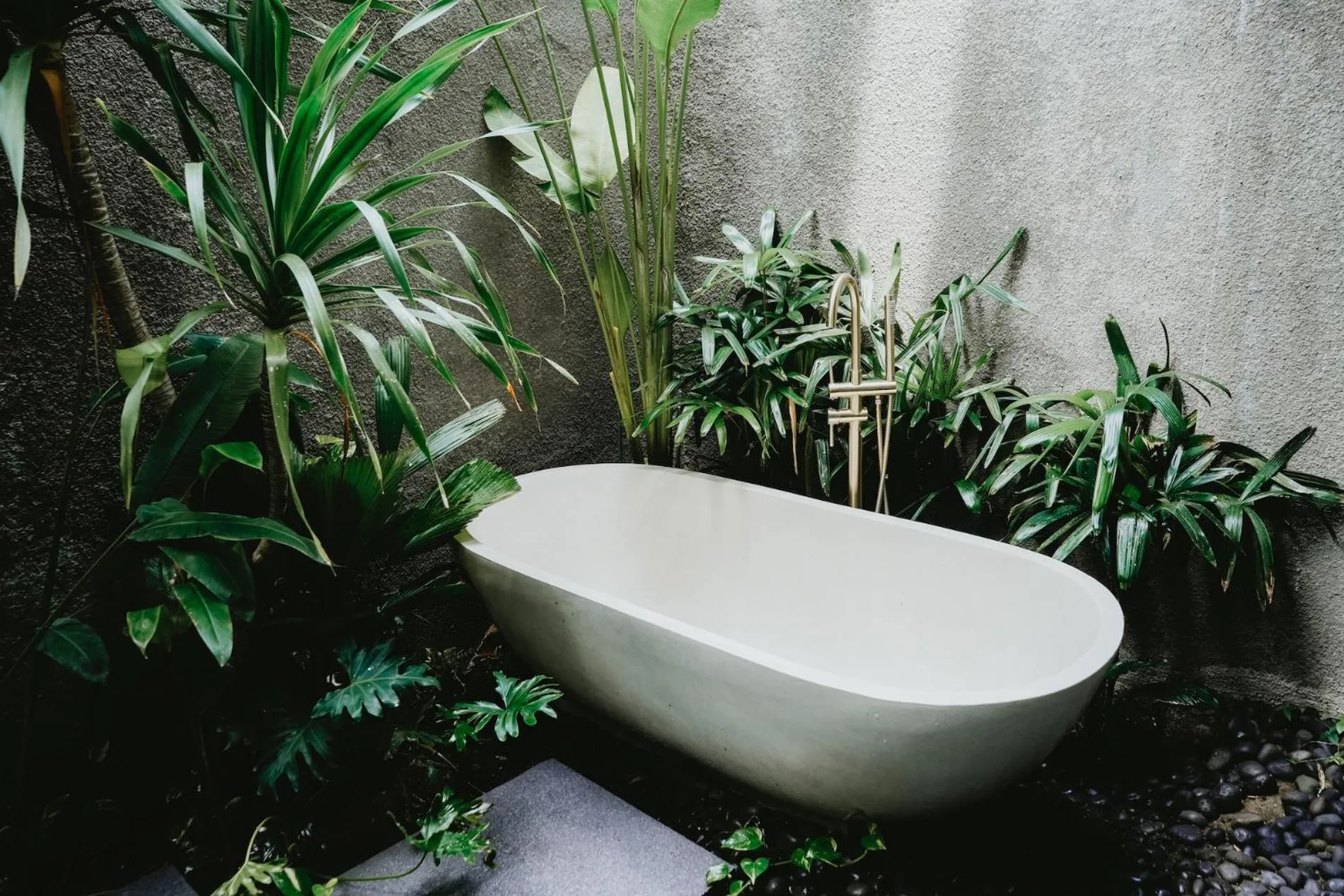 Bath in PORTER HOTEL - Surf & Yoga Retreat