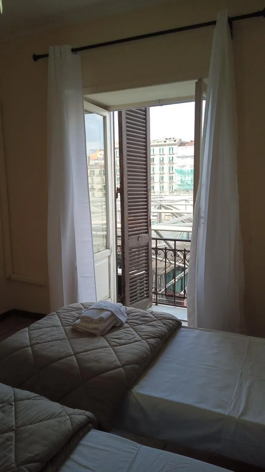 Balcony/Terrace, Bed in Hotel Eliseo Napoli