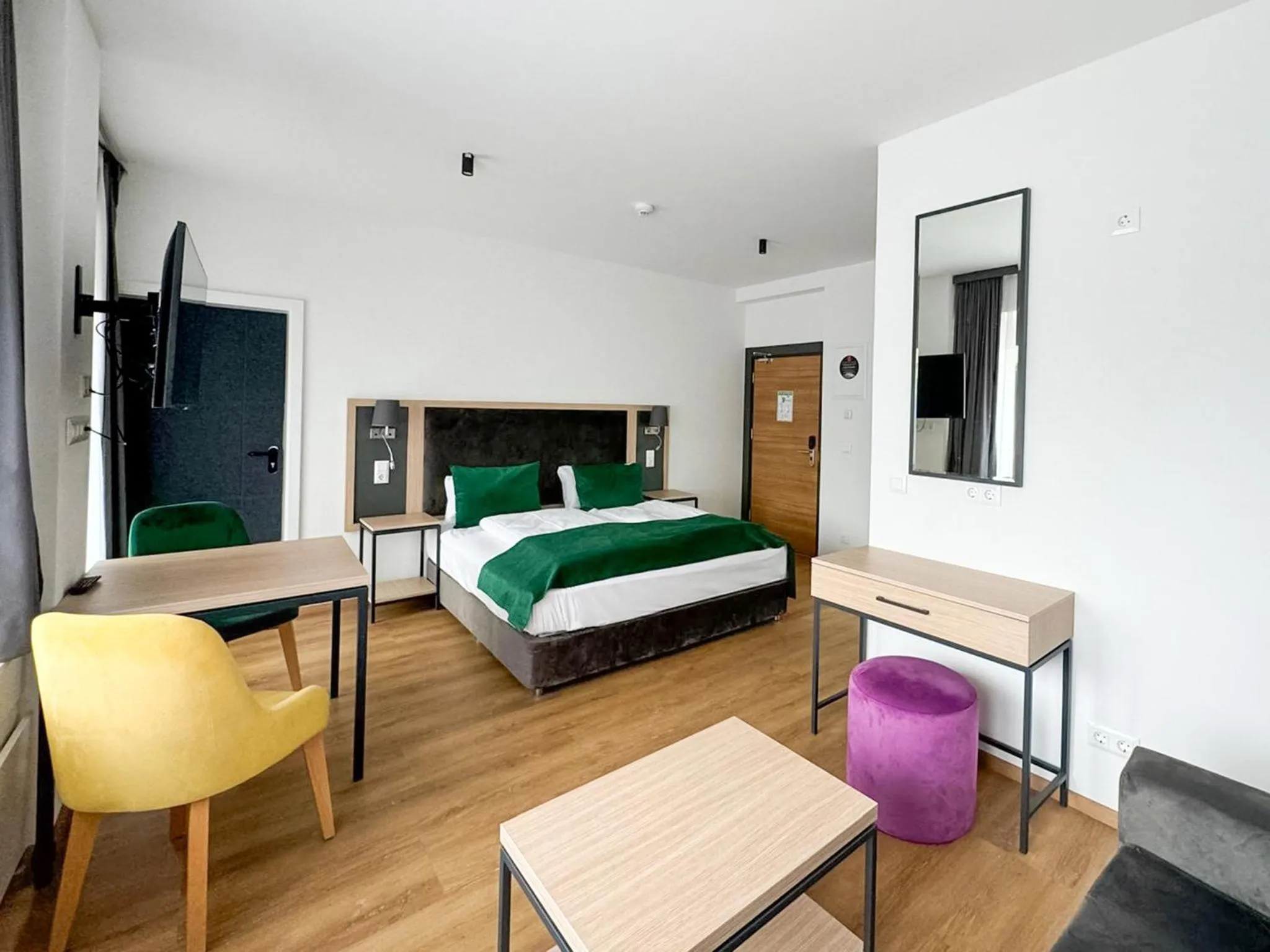 Photo of the whole room, Bed in DORMERO Hotel Rüsselsheim Airport-Frankfurt