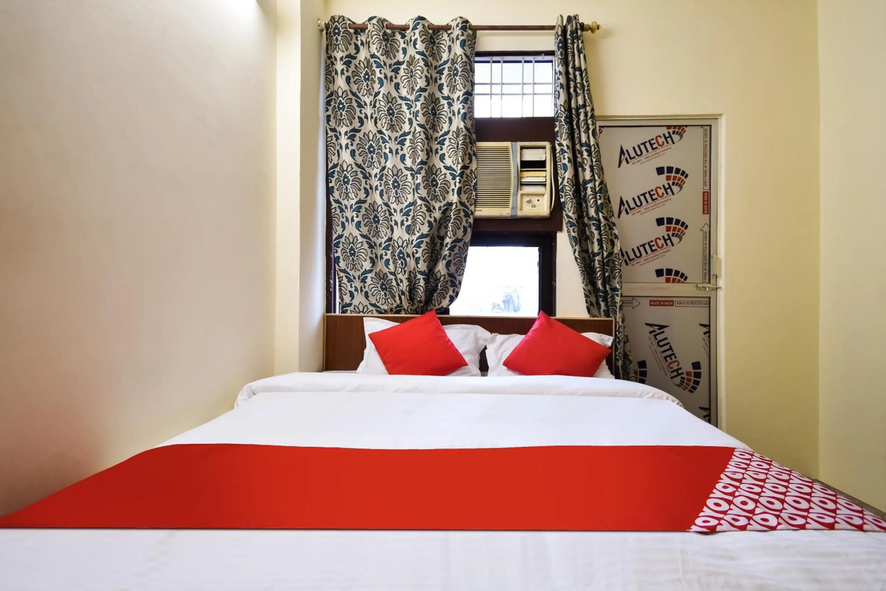 Bedroom, Bed in Hotel O Pragati Inn