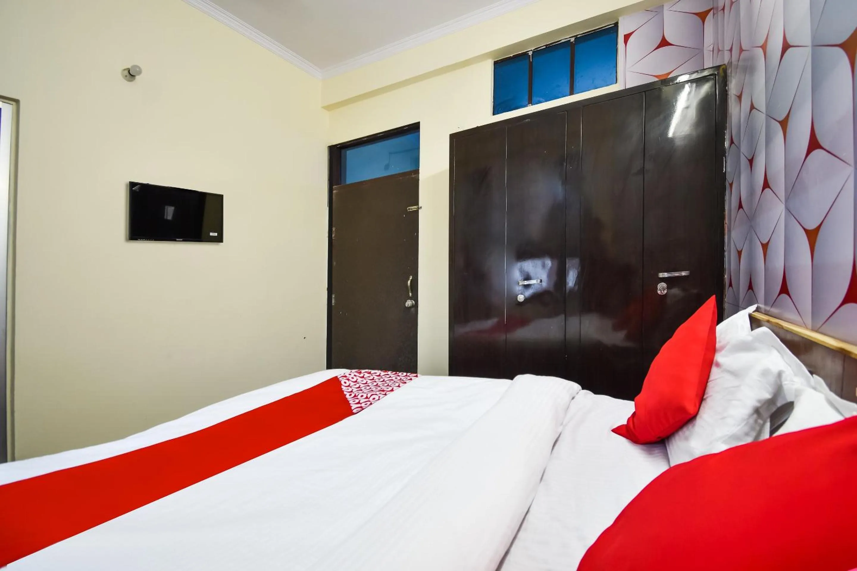 Bedroom, Bed in Hotel O Pragati Inn