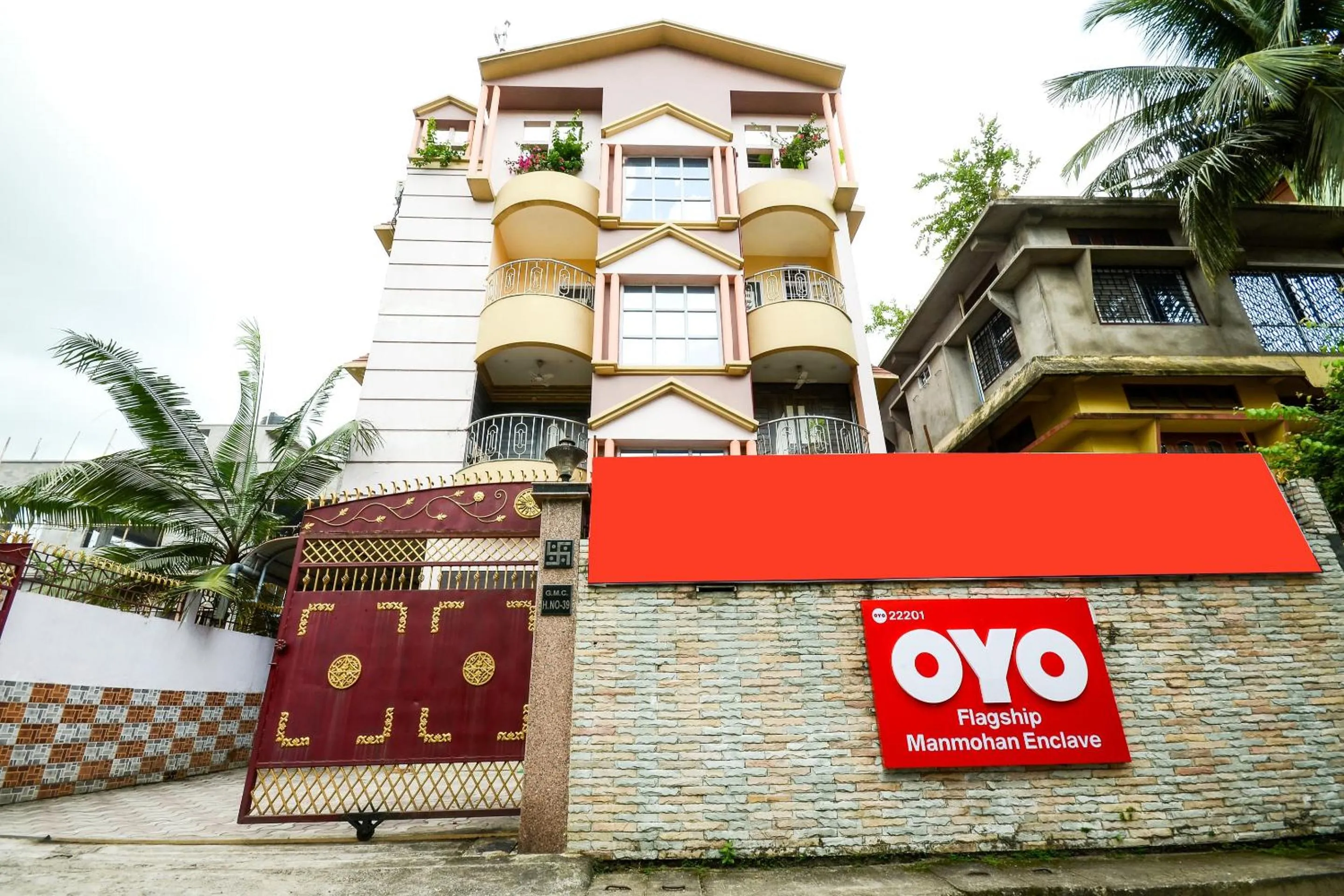 Facade/entrance in Hotel O Manmohan Enclave