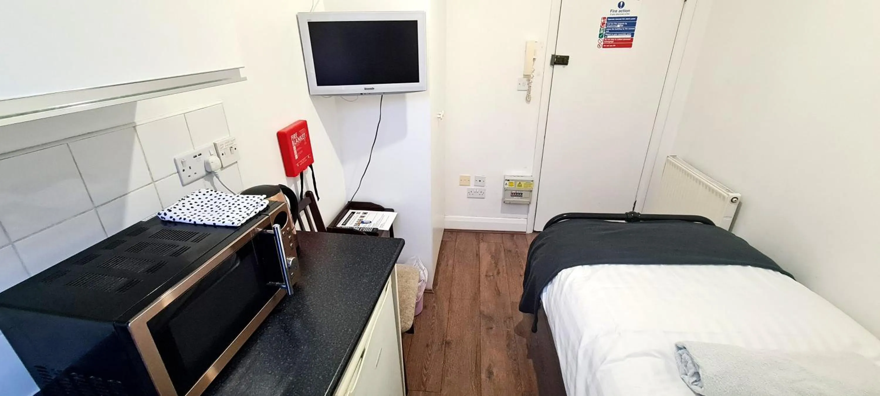 Bedroom, Bed in The Greenwich Pensioner Guesthouse