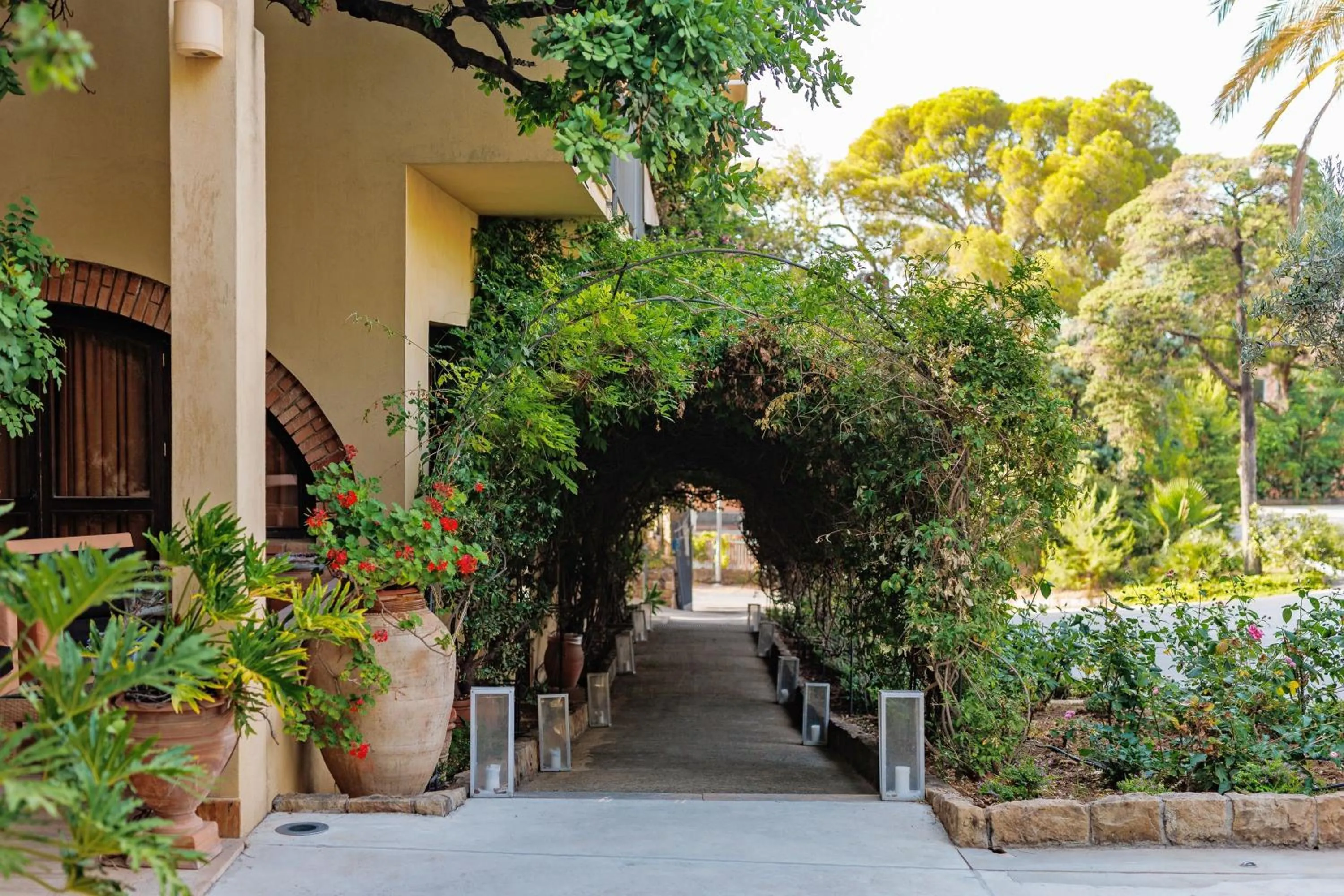 Facade/entrance in Alberi del Paradiso