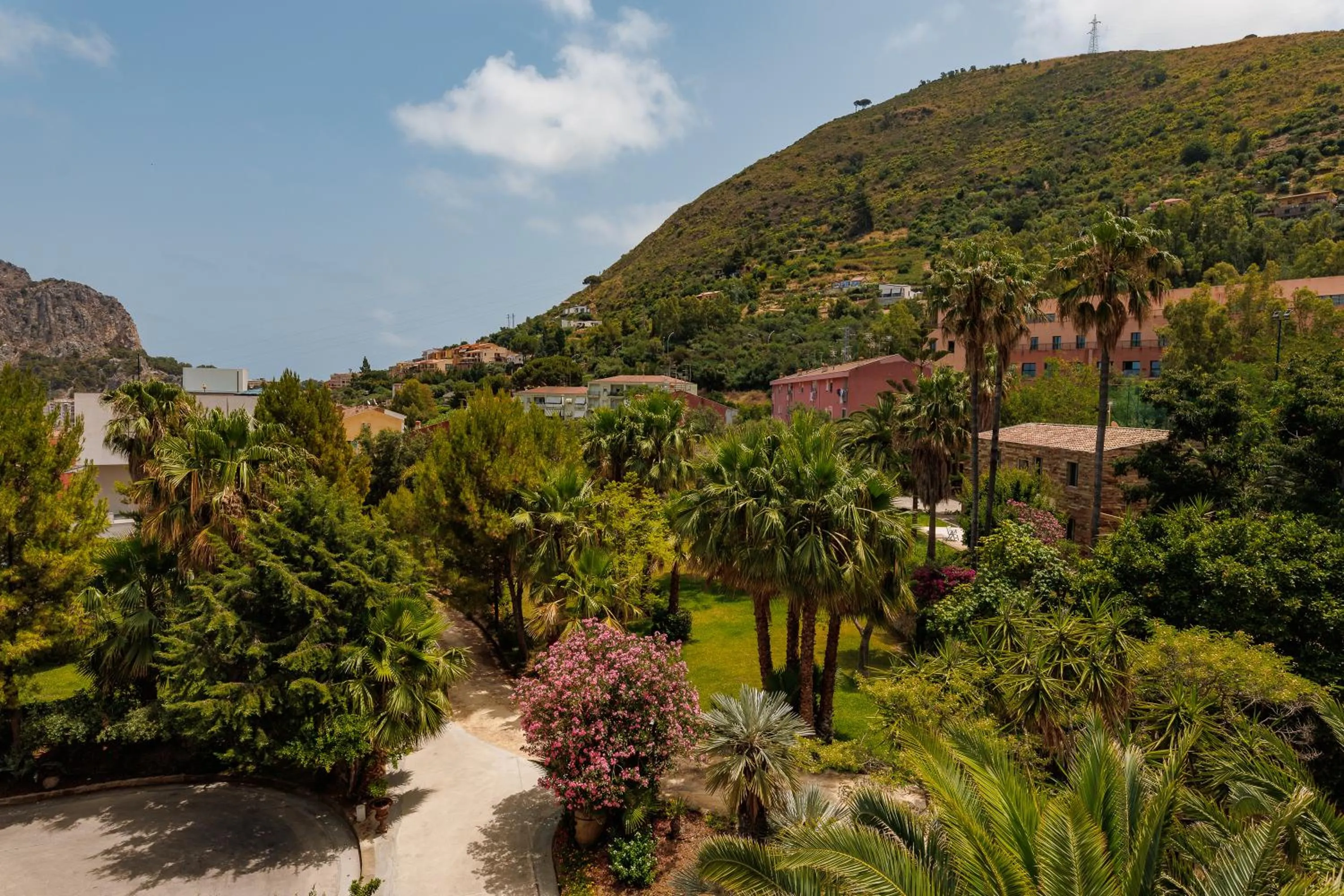 Mountain view in Alberi del Paradiso