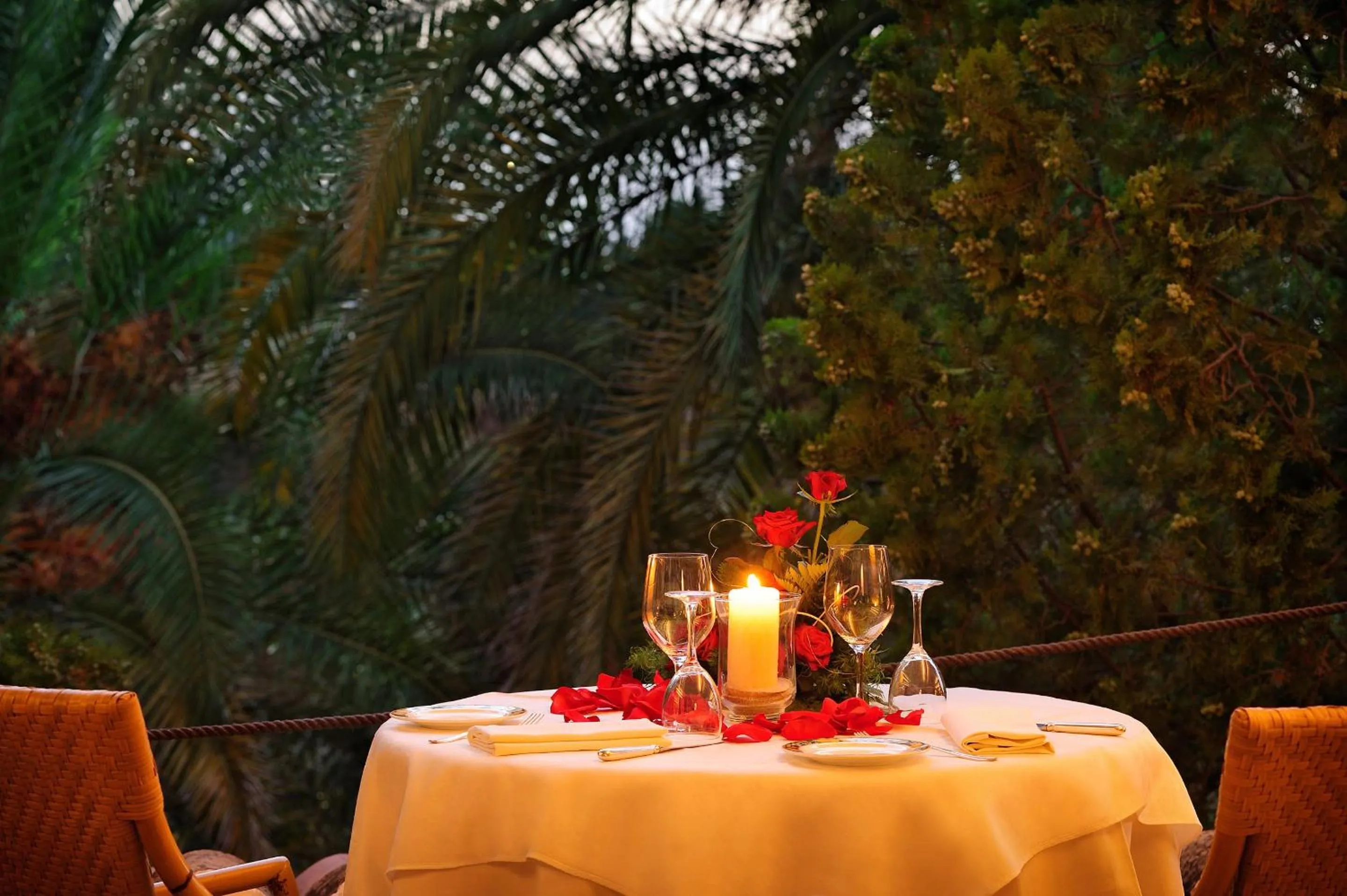 Restaurant/places to eat in Alberi del Paradiso