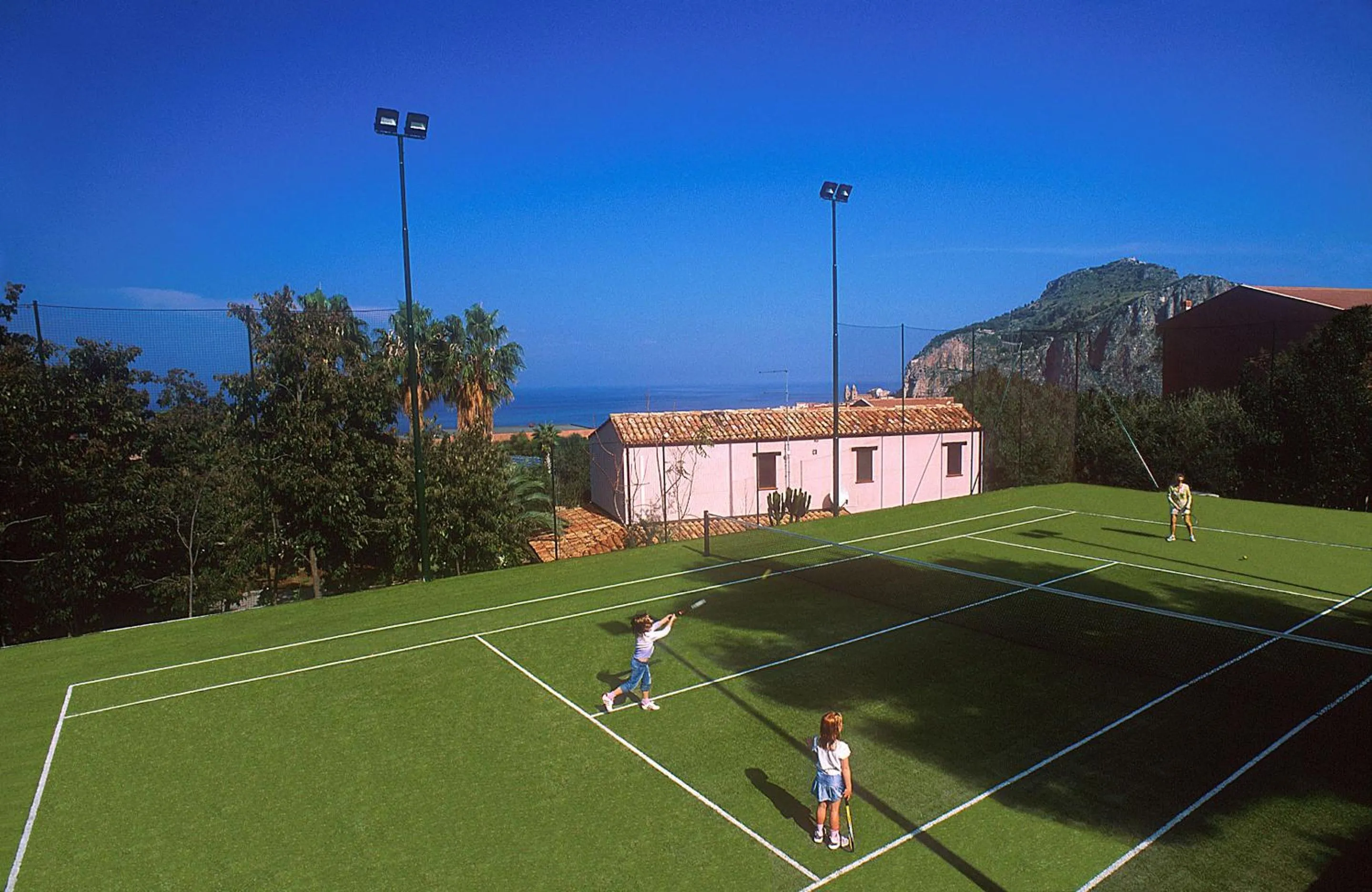 Tennis court in Alberi del Paradiso