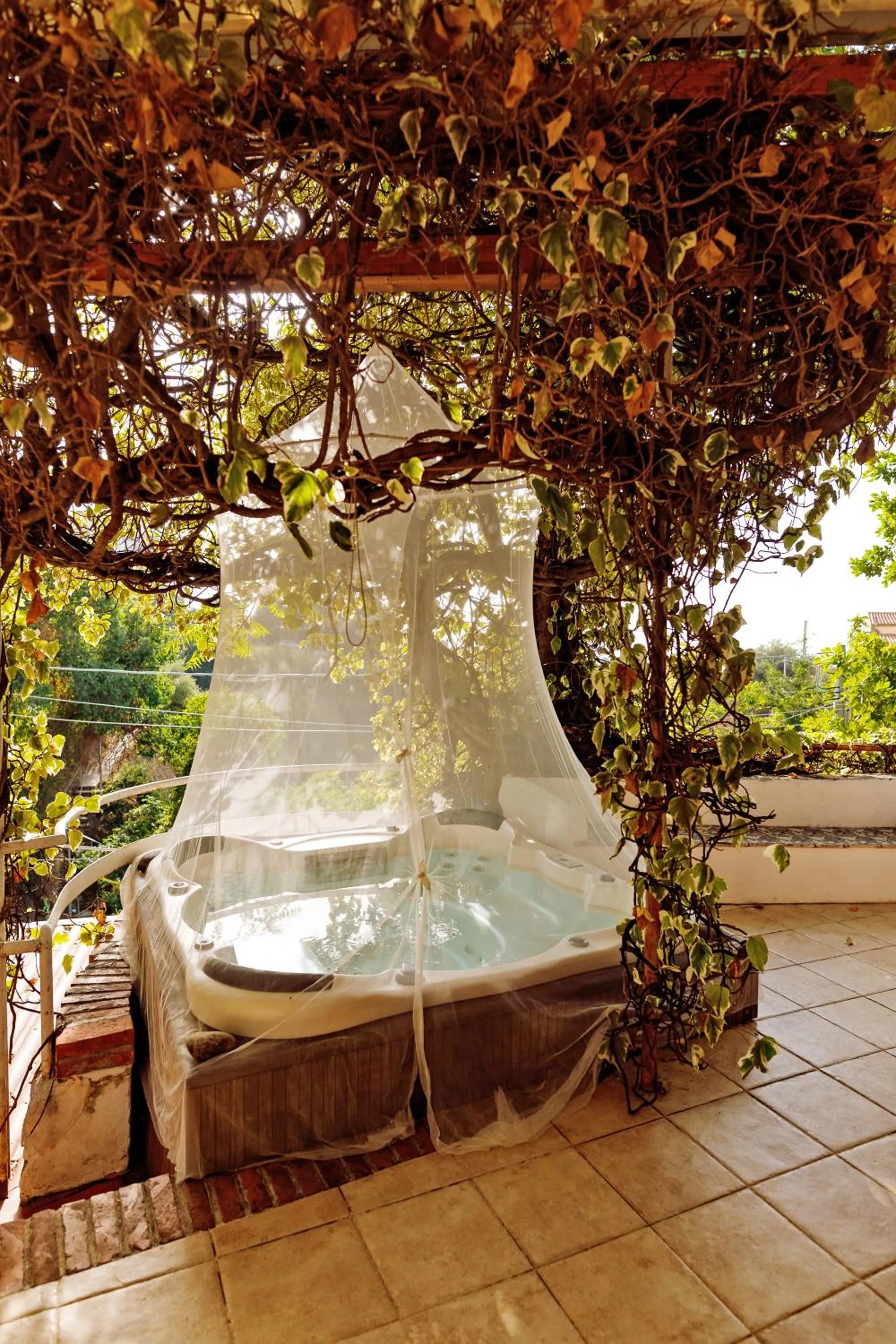 Hot Tub in Alberi del Paradiso