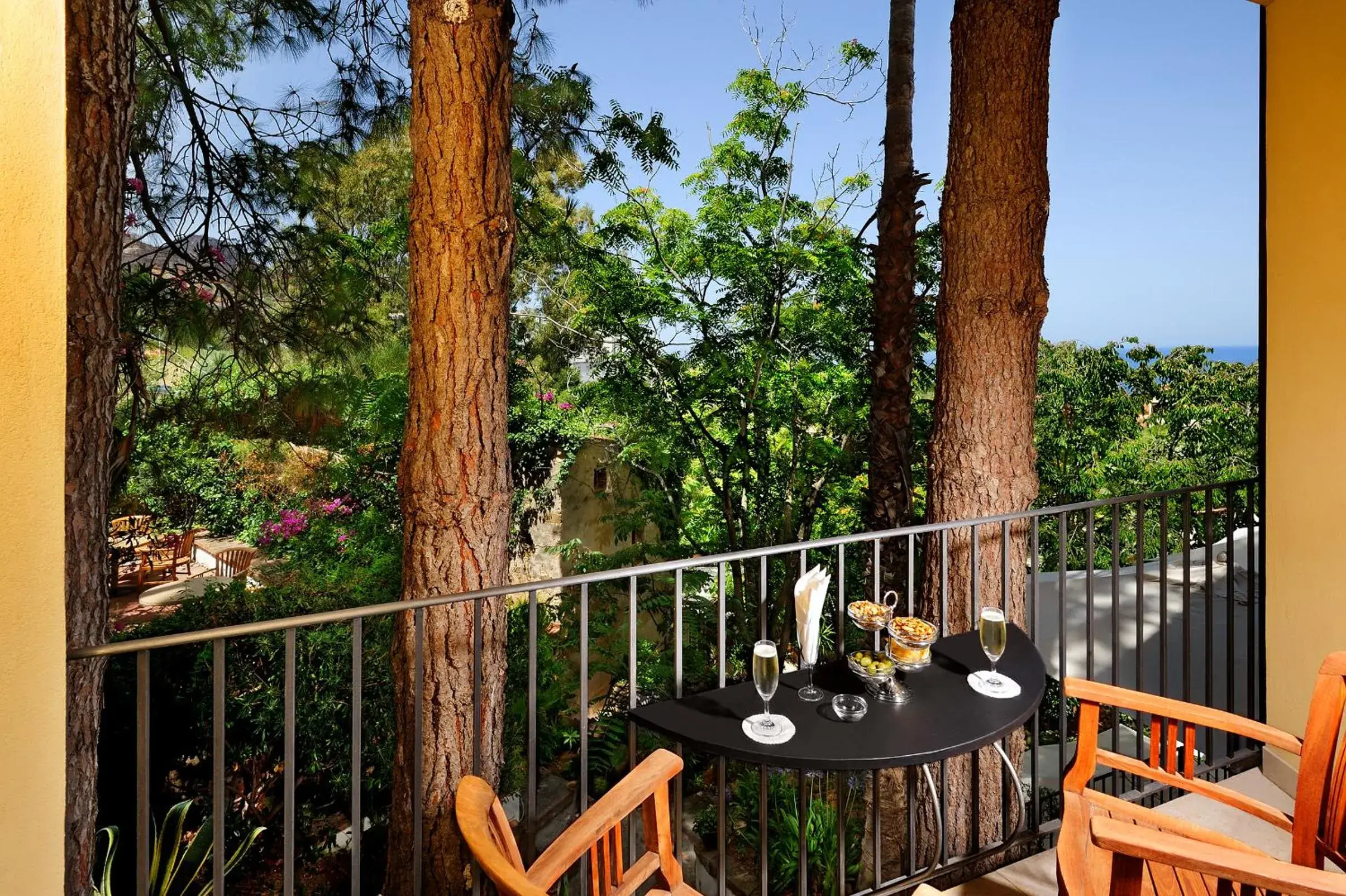 Prestige with Sea View in Alberi del Paradiso Prestige with Sea View in Alberi del Paradiso