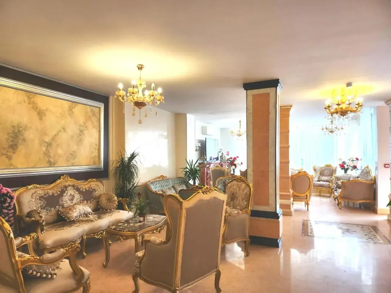 Lobby or reception in HOTEL ROYAL Paris Ivry Lobby or reception in HOTEL ROYAL Paris Ivry