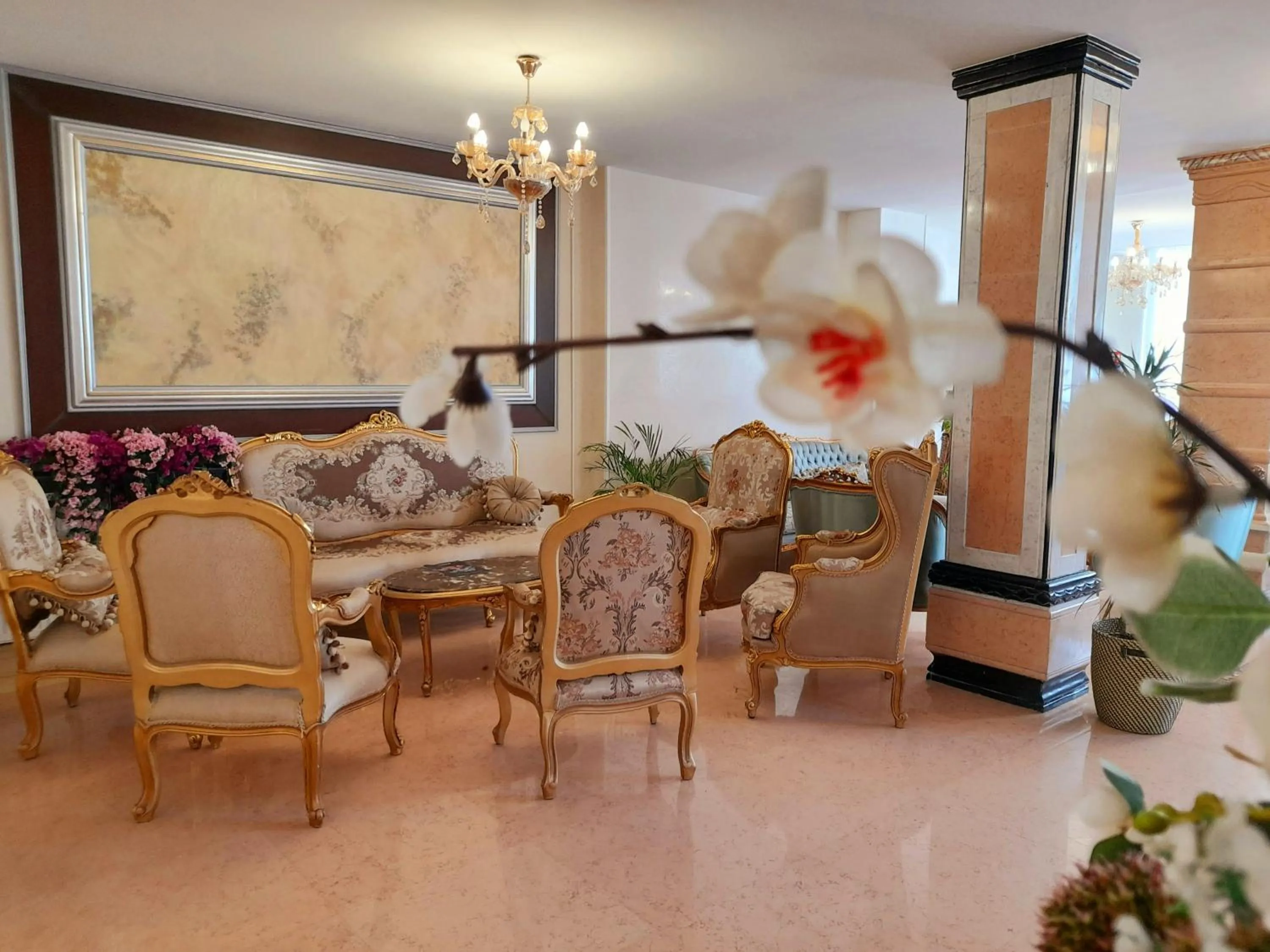 Living room in HOTEL ROYAL Paris Ivry