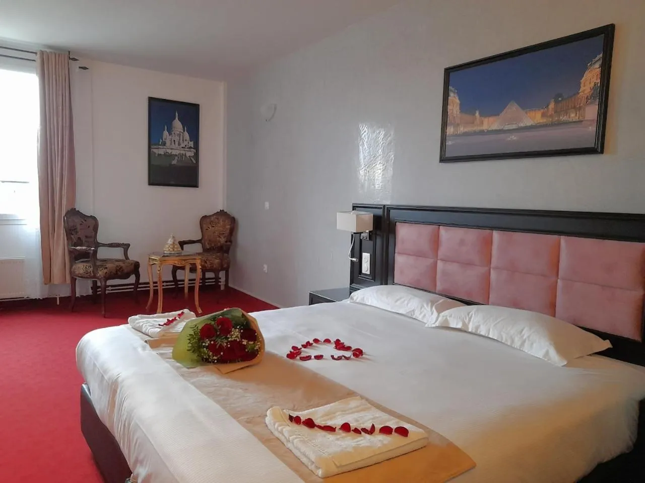 Bed in HOTEL ROYAL Paris Ivry