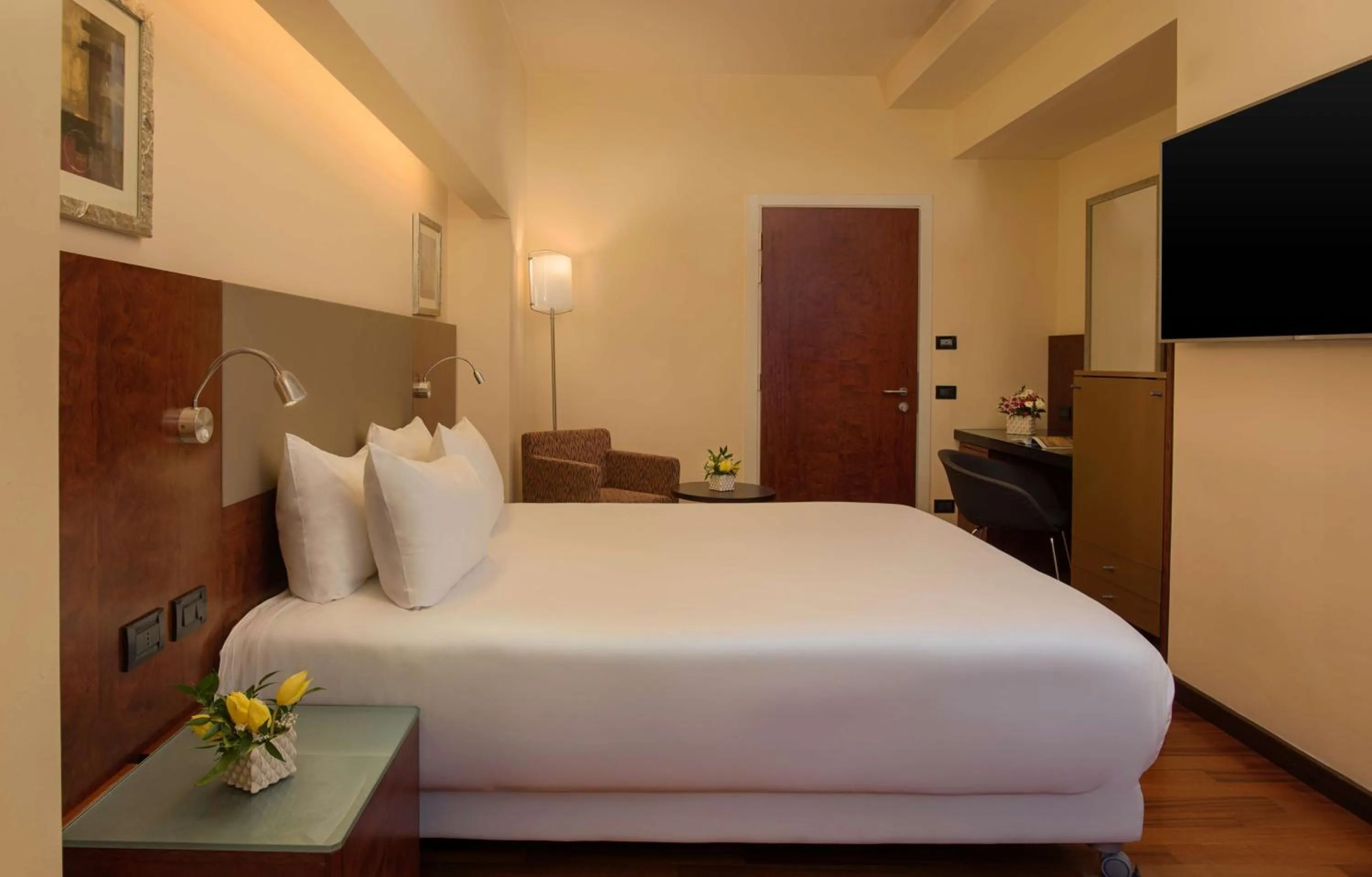 Bedroom, Bed in NH Bergamo