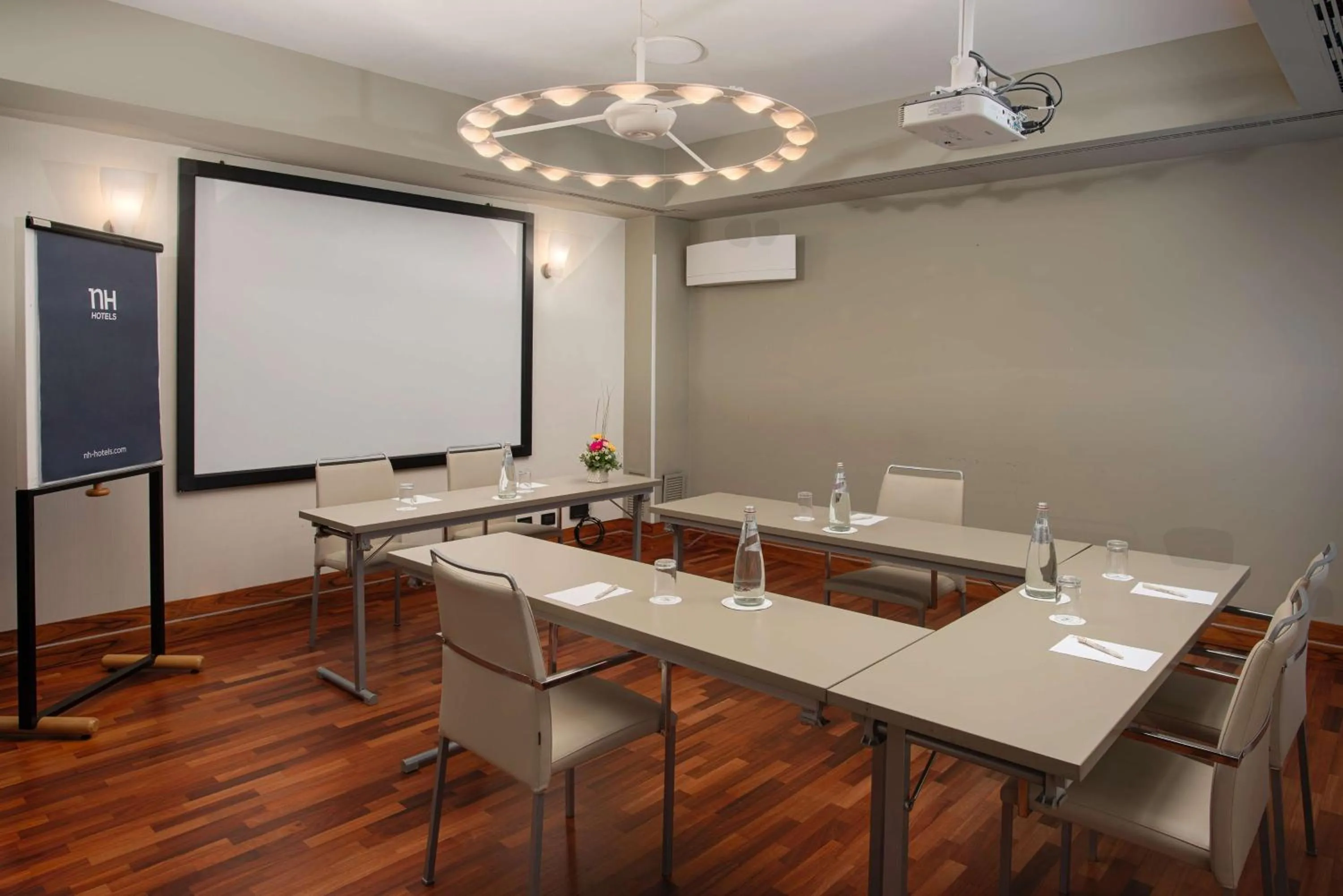 Meeting/conference room in NH Bergamo