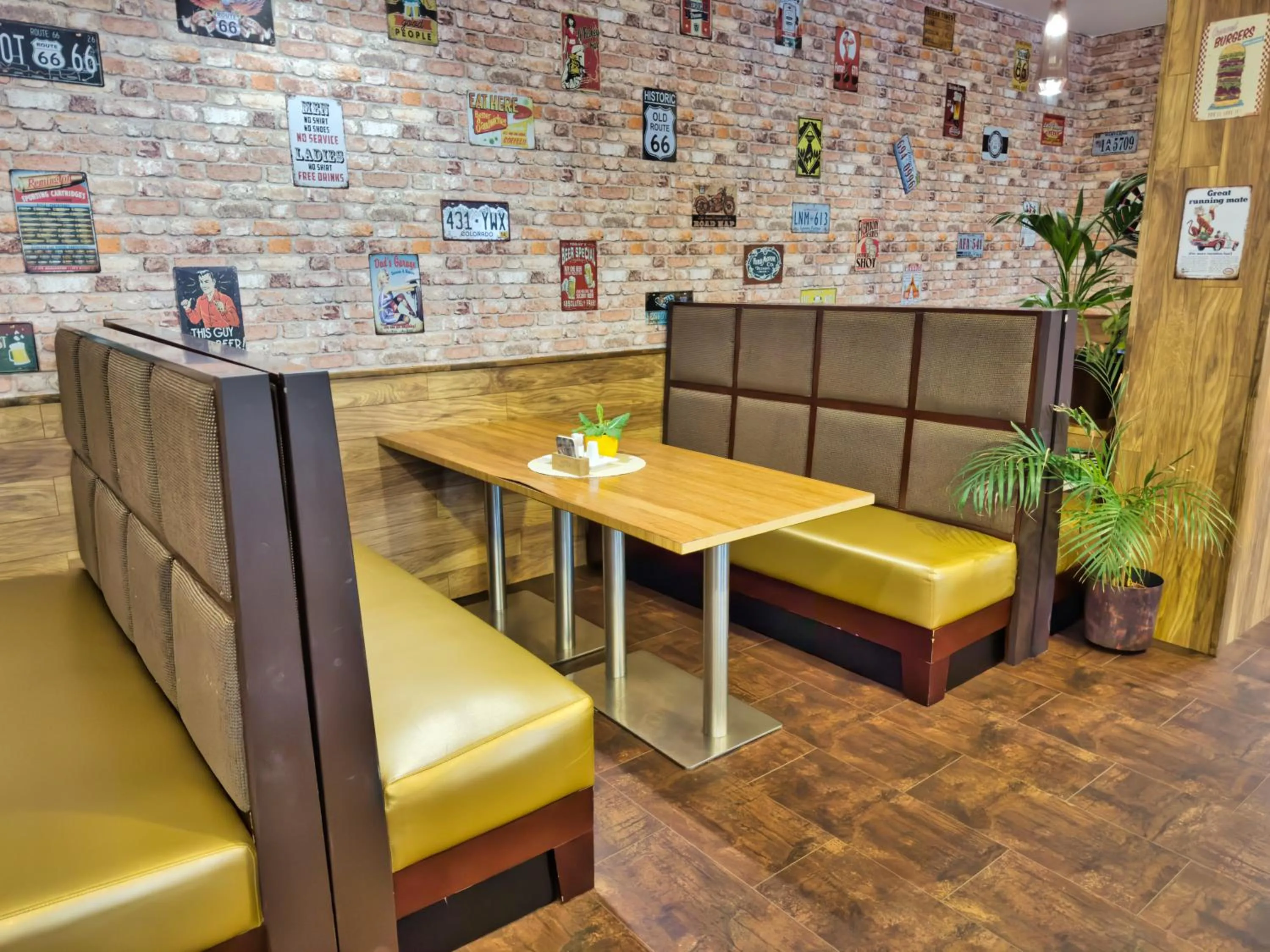 Restaurant/places to eat in Olympland Hotel