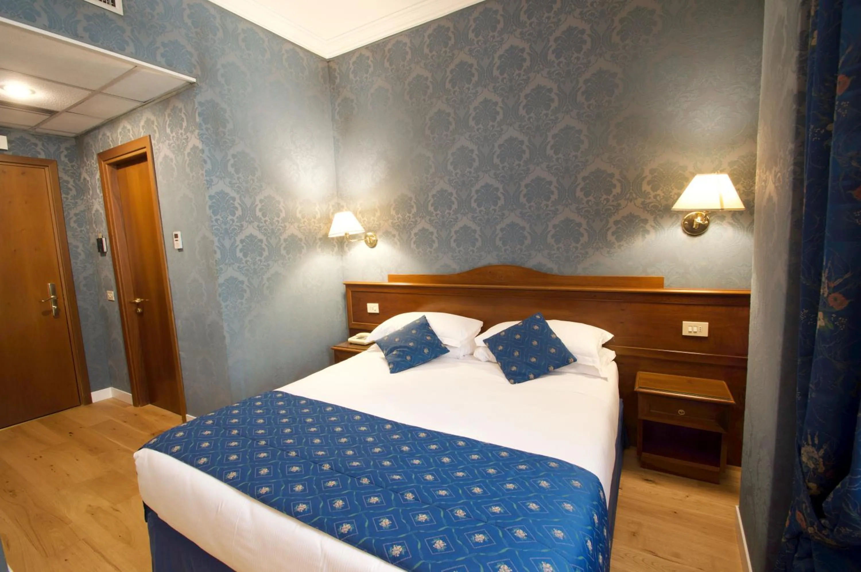 Bed in Hotel Montecarlo