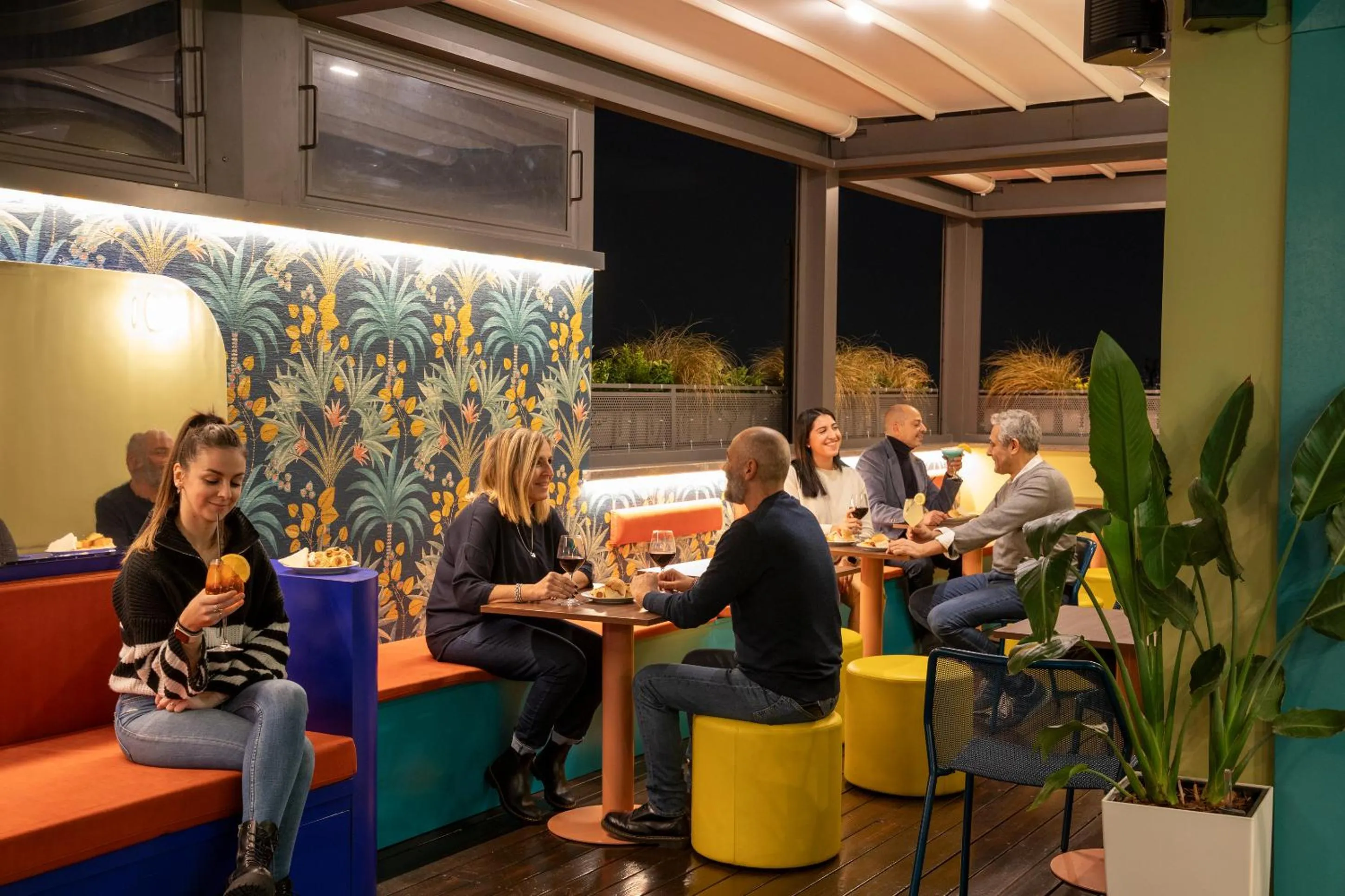 Restaurant/places to eat in Hotel Montecarlo