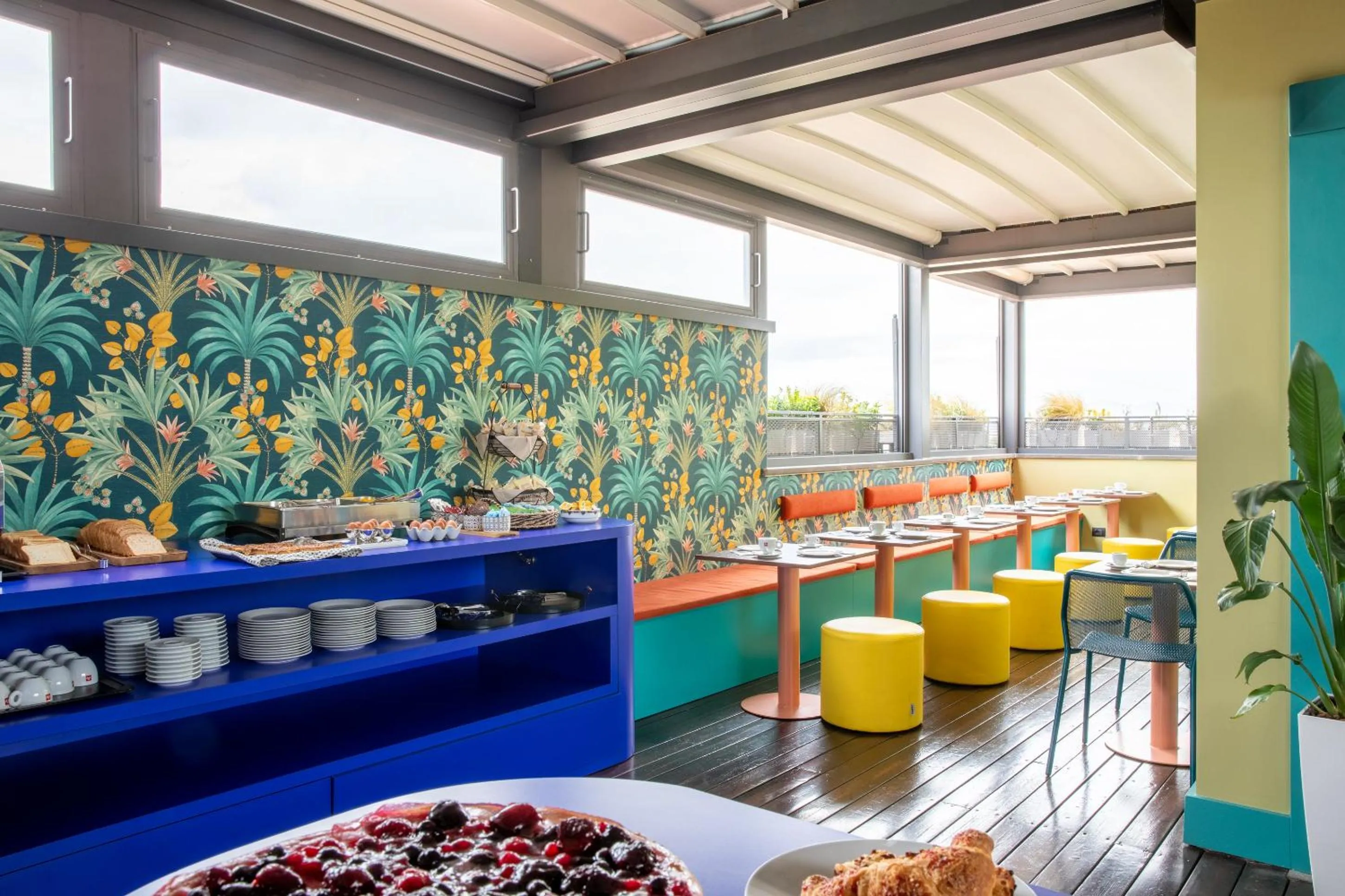 Restaurant/places to eat in Hotel Montecarlo