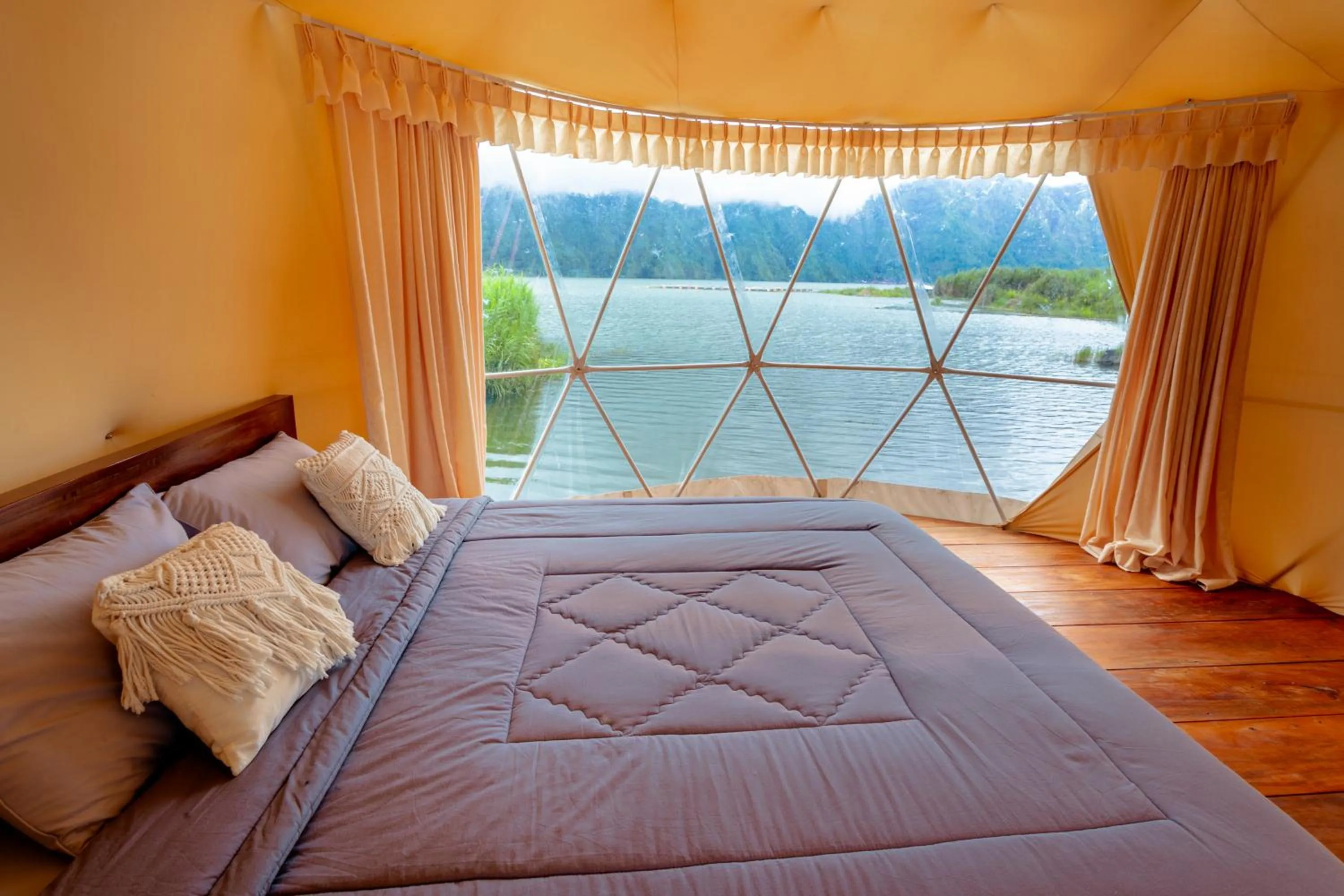 Bedroom, Bed in Jempana View