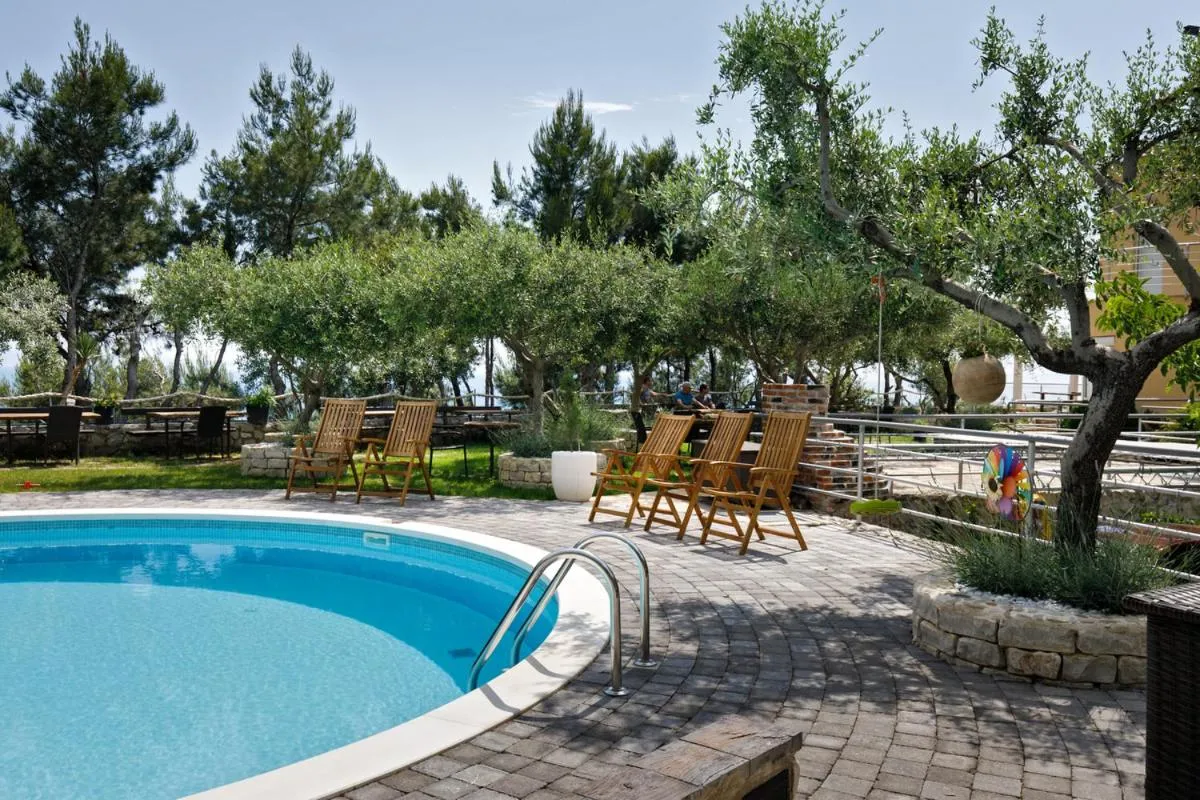 Swimming pool in Nice apartment with a sea view