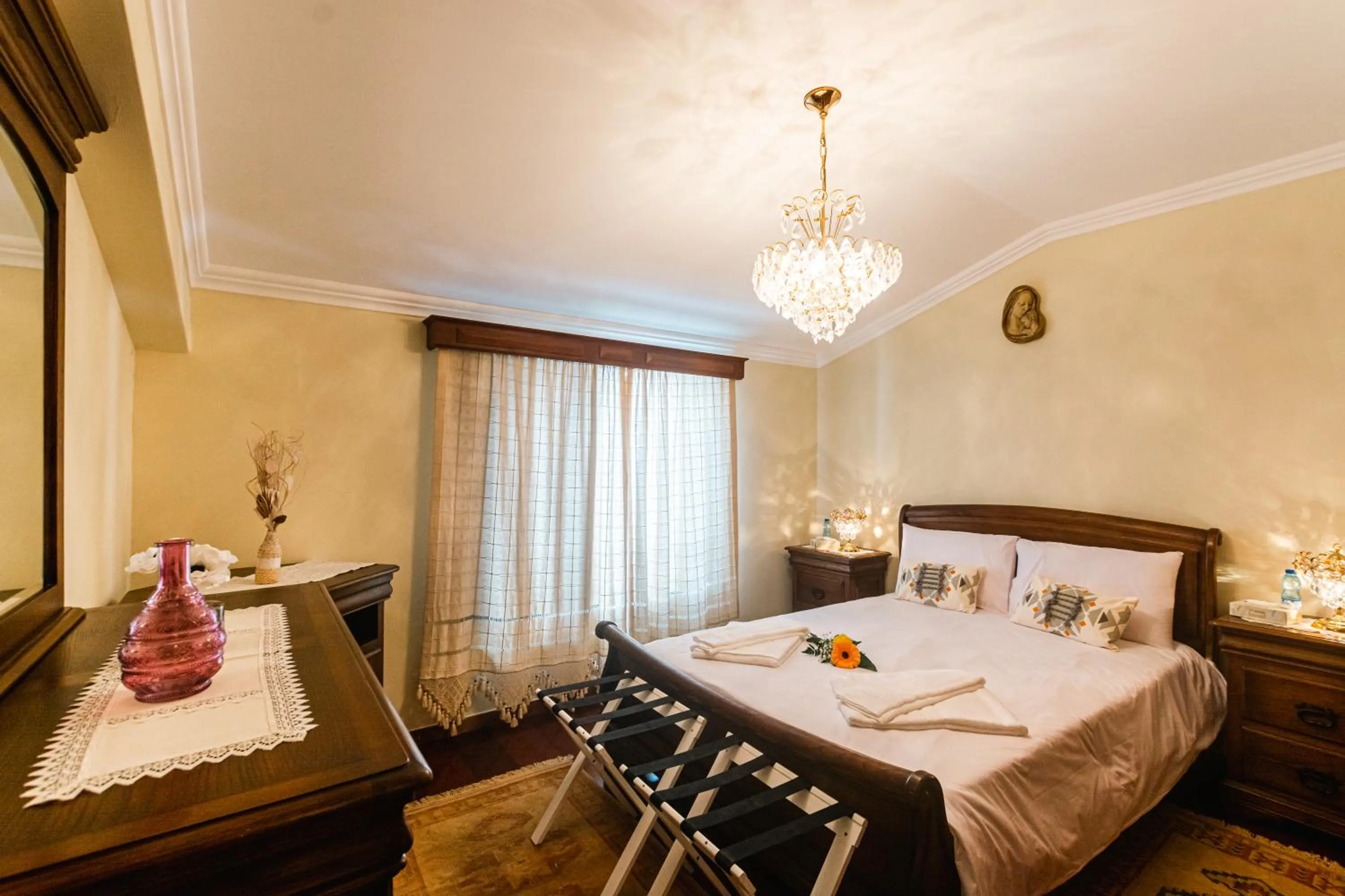 Photo of the whole room, Bed in Azores Apartment