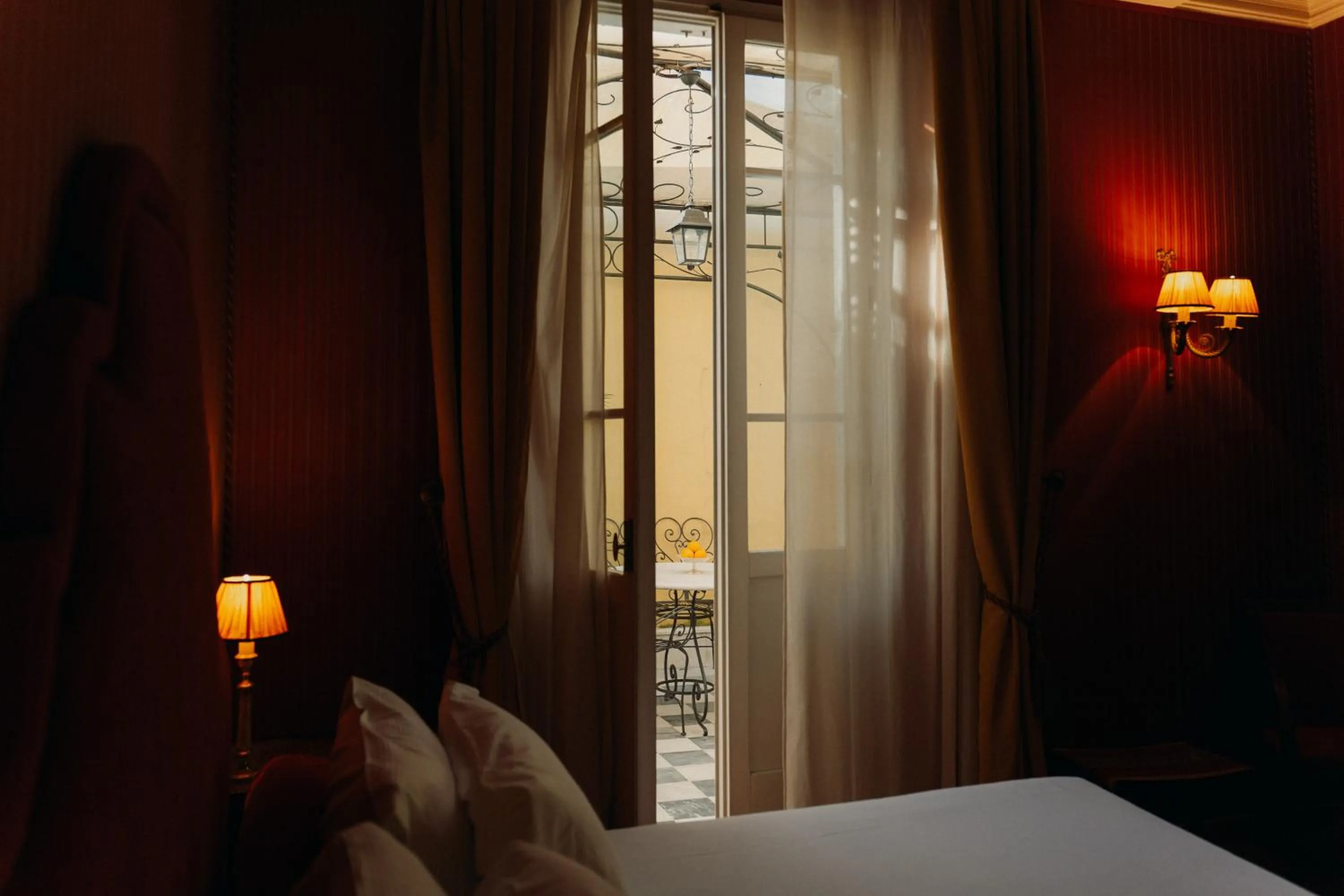 Balcony/Terrace, Bed in Hotel Palazzo Guiscardo Pietrasanta