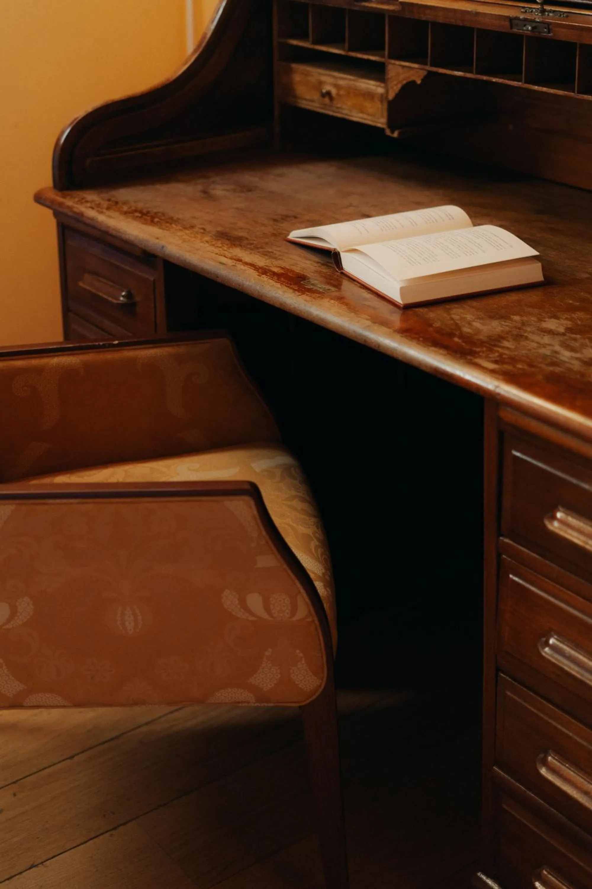 Decorative detail in Hotel Palazzo Guiscardo Pietrasanta