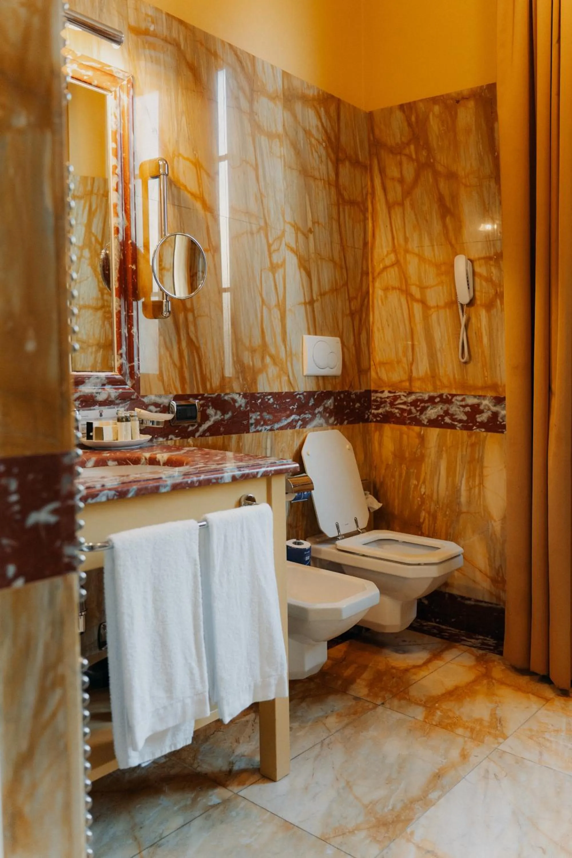 Bathroom in Hotel Palazzo Guiscardo Pietrasanta