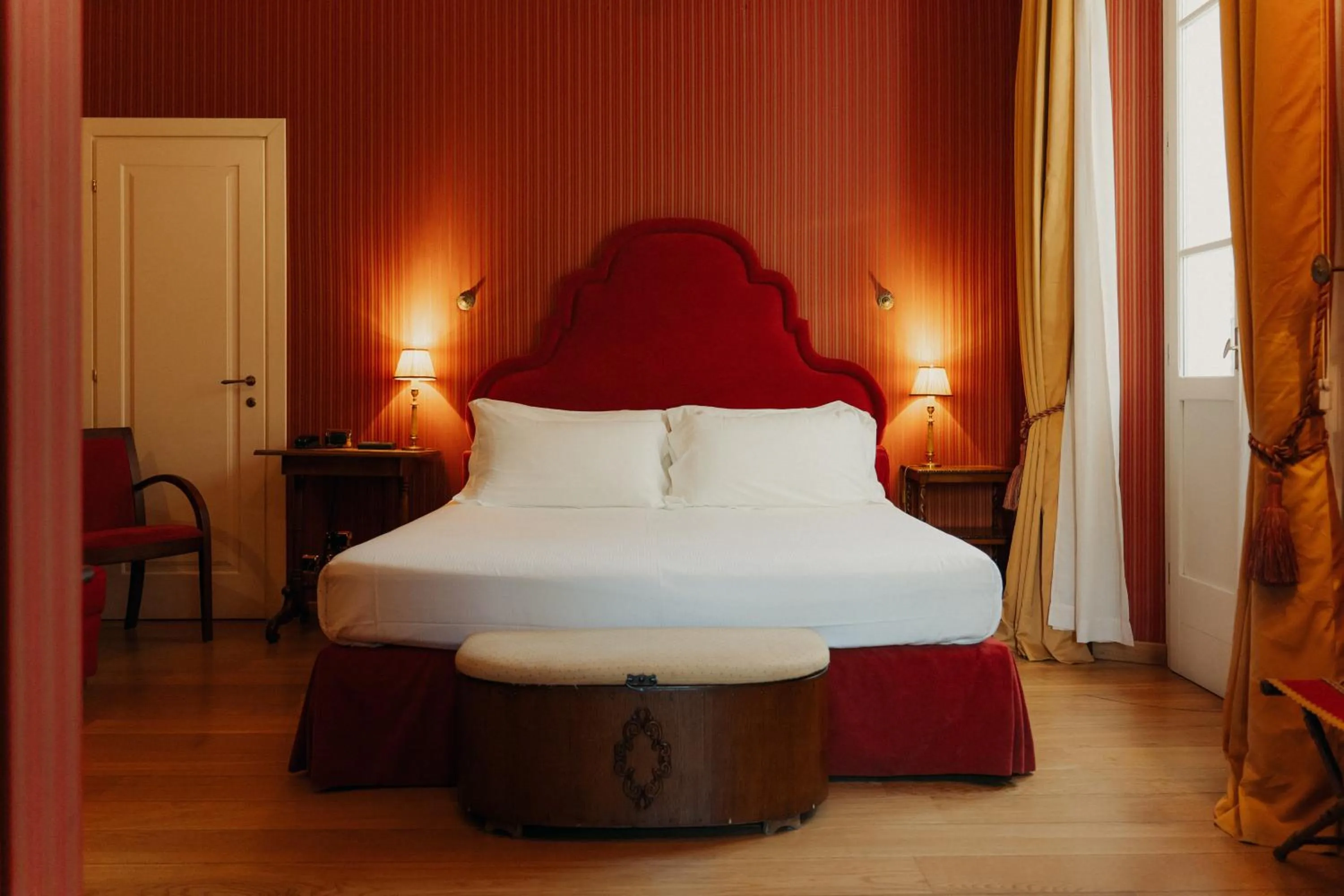 Bed in Hotel Palazzo Guiscardo Pietrasanta