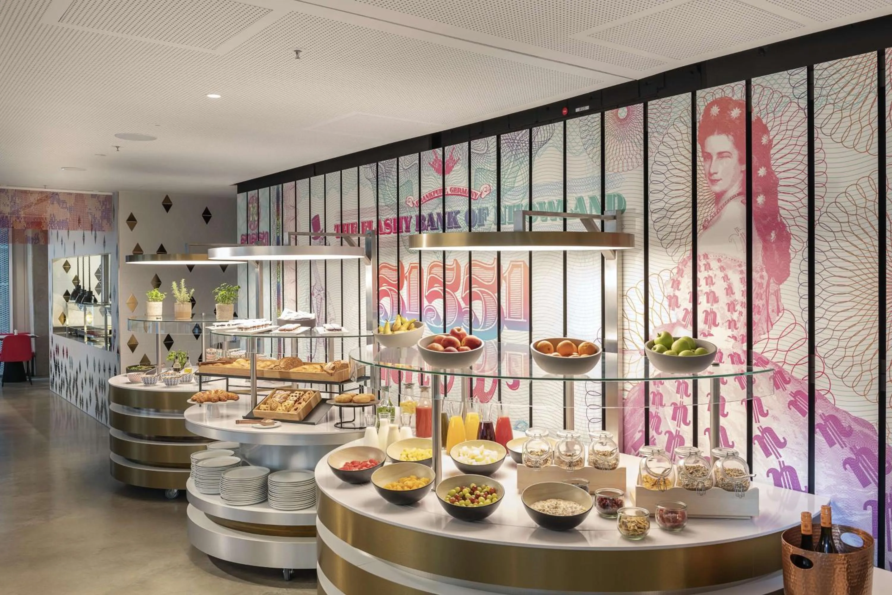 Restaurant/places to eat in nhow Frankfurt