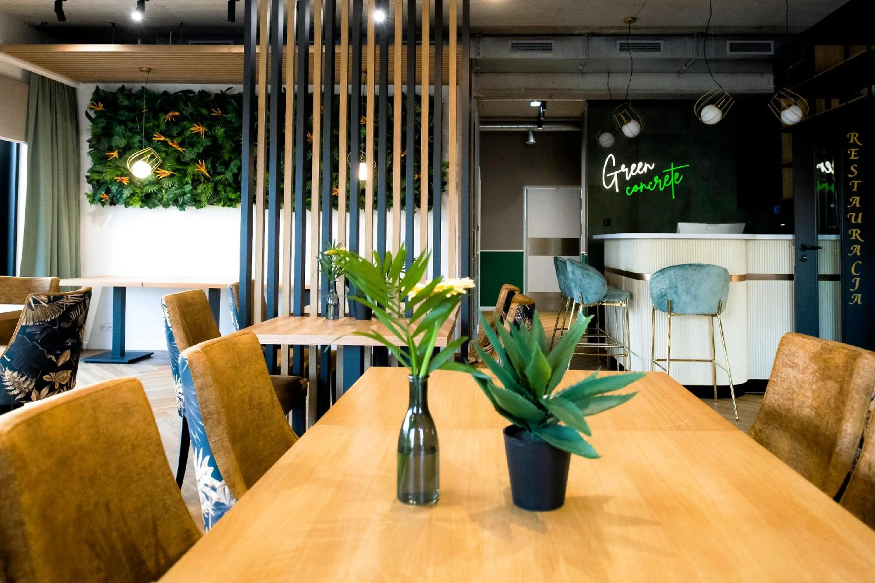 Restaurant/places to eat in Aparthotel Green Concrete - ekologiczne apartamenty premium ze strefą Wellness