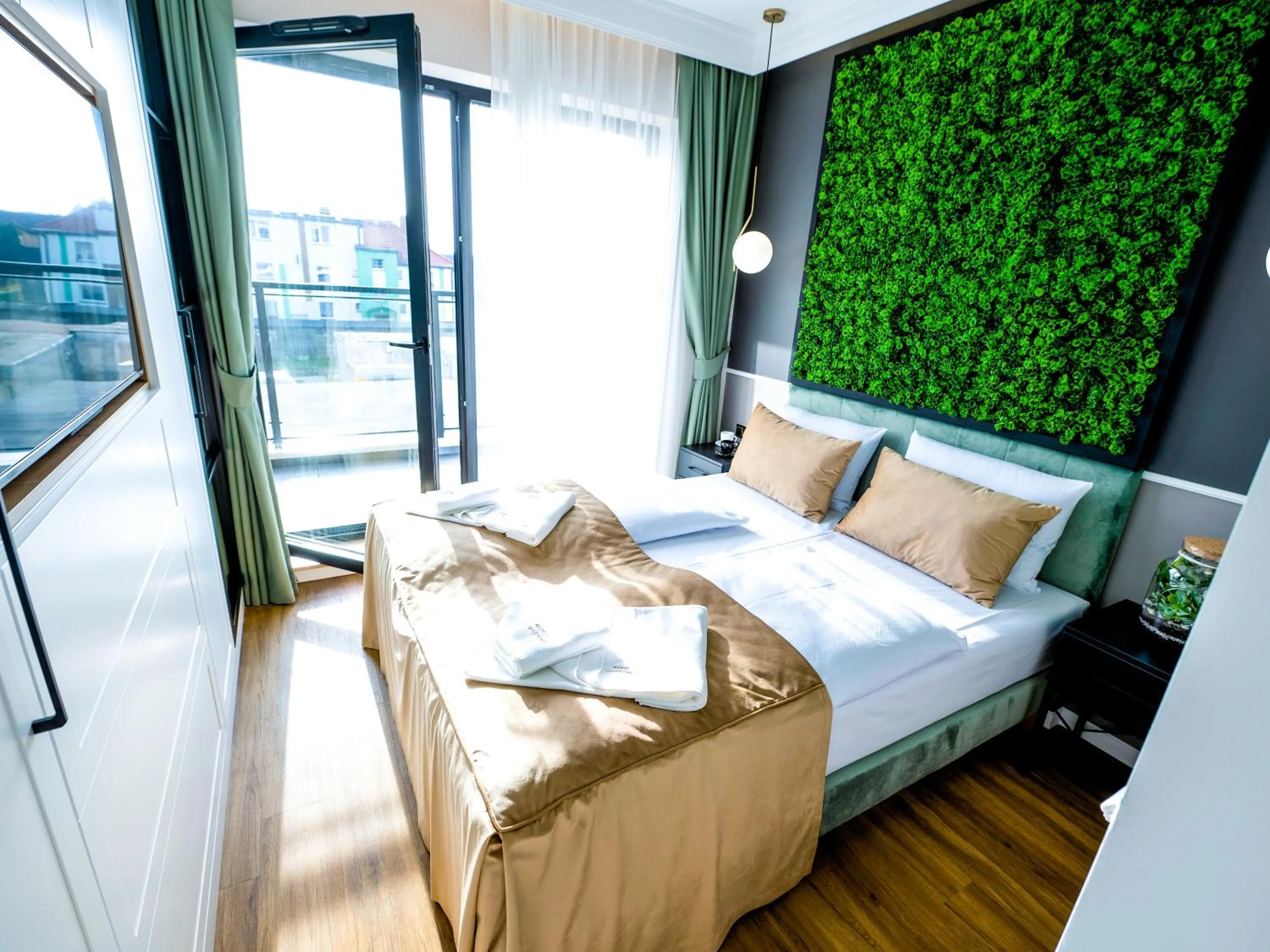 Bed in Aparthotel Green Concrete - ekologiczne apartamenty premium ze strefą Wellness