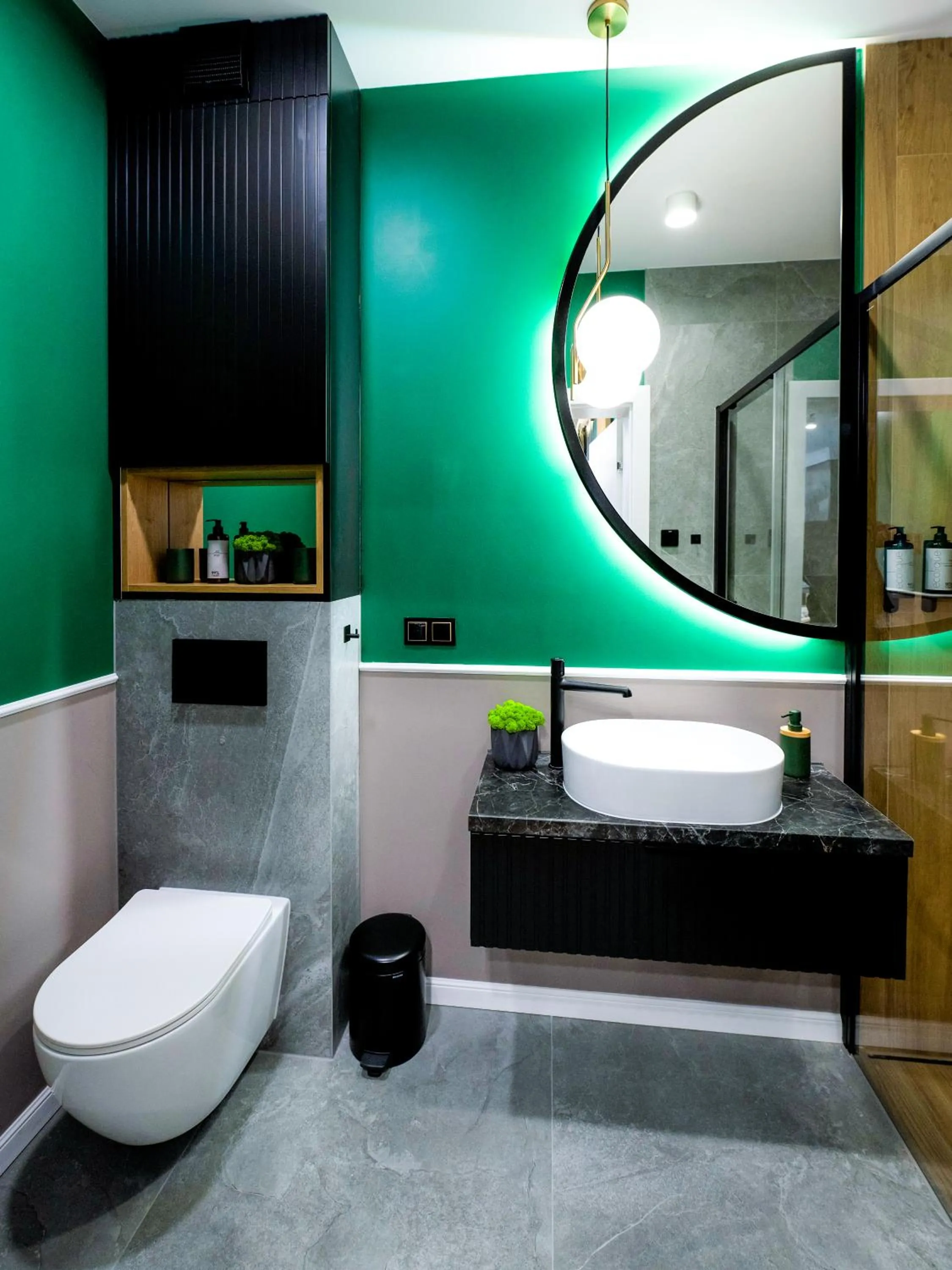 Shower in Aparthotel Green Concrete - ekologiczne apartamenty premium ze strefą Wellness