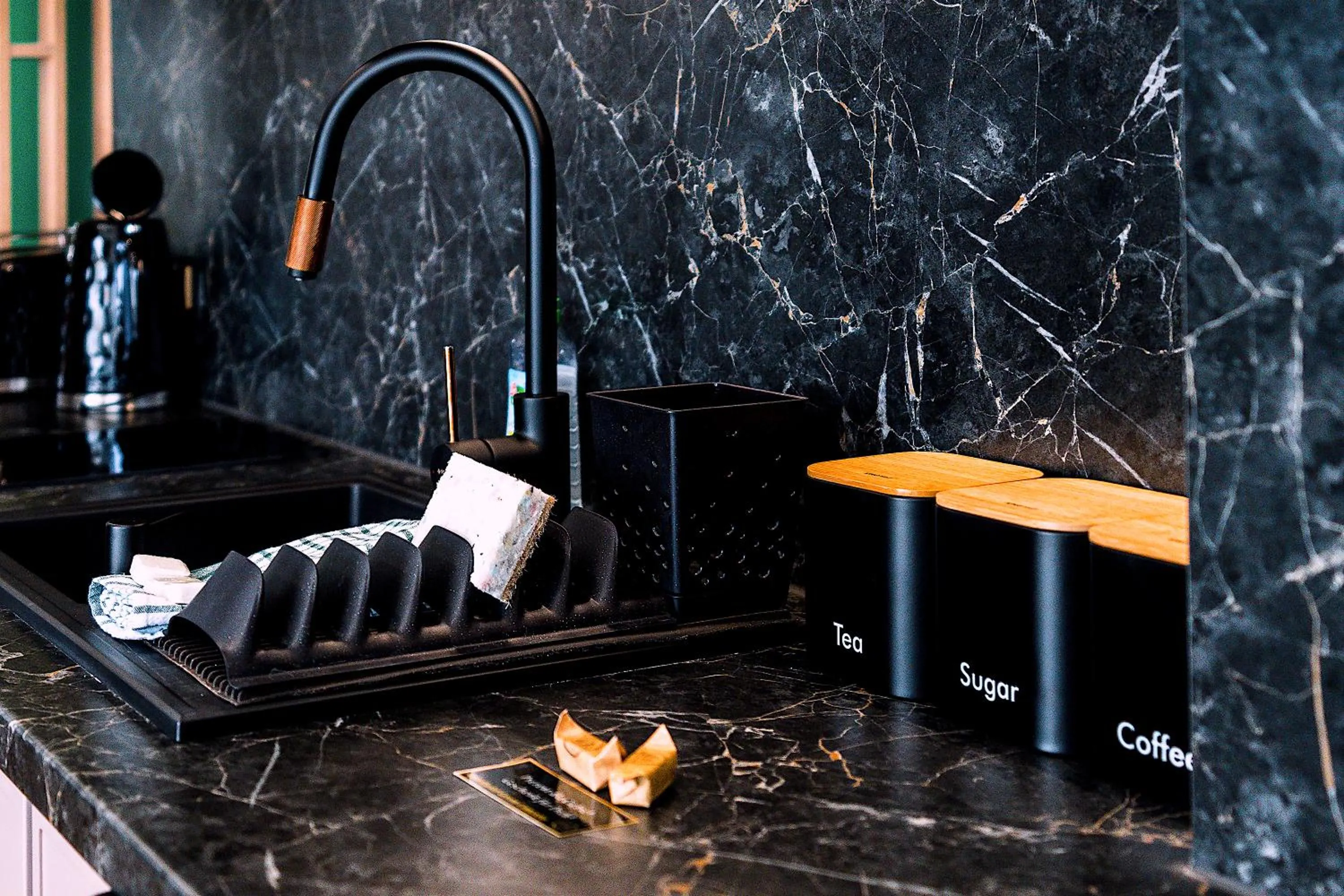 Kitchen or kitchenette in Aparthotel Green Concrete - ekologiczne apartamenty premium ze strefą Wellness