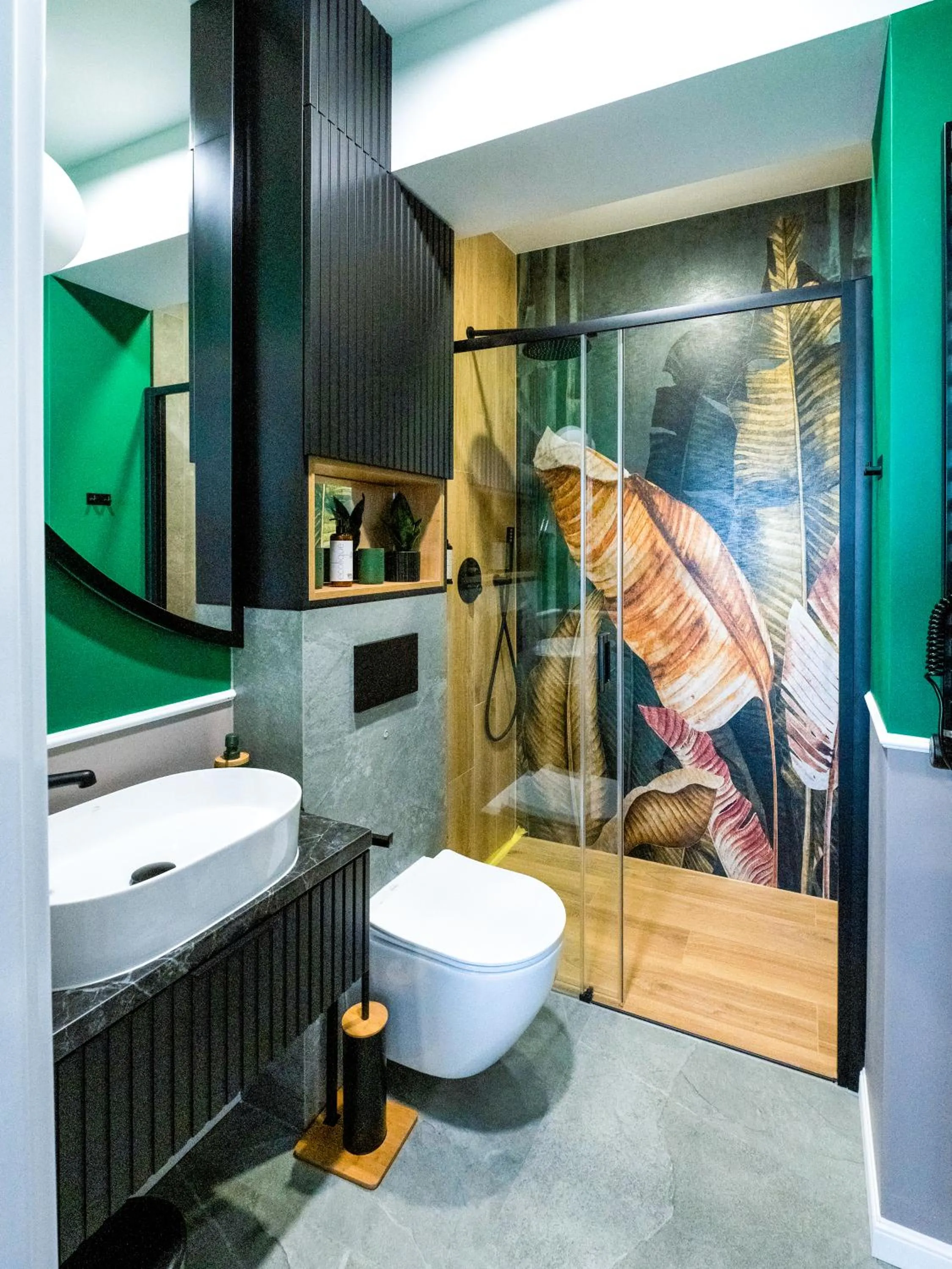 Shower in Aparthotel Green Concrete - ekologiczne apartamenty premium ze strefą Wellness