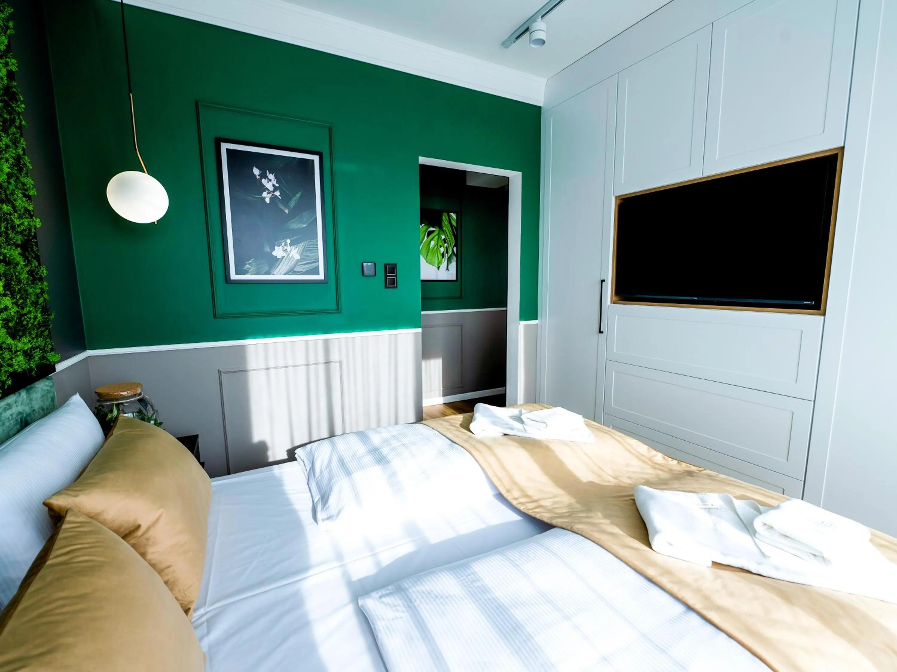 Communal lounge/ TV room, Bed in Aparthotel Green Concrete - ekologiczne apartamenty premium ze strefą Wellness