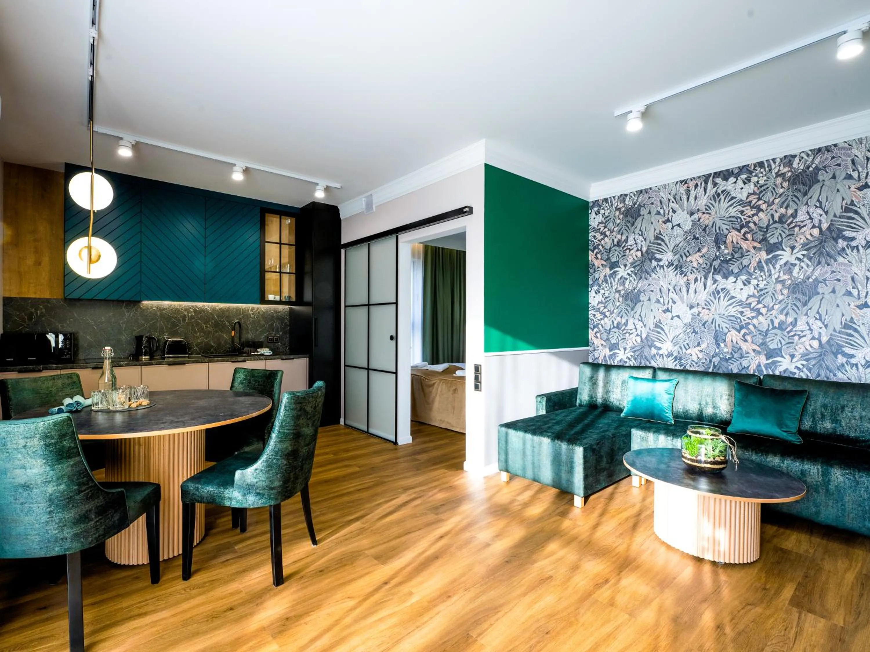 Kitchen or kitchenette in Aparthotel Green Concrete - ekologiczne apartamenty premium ze strefą Wellness