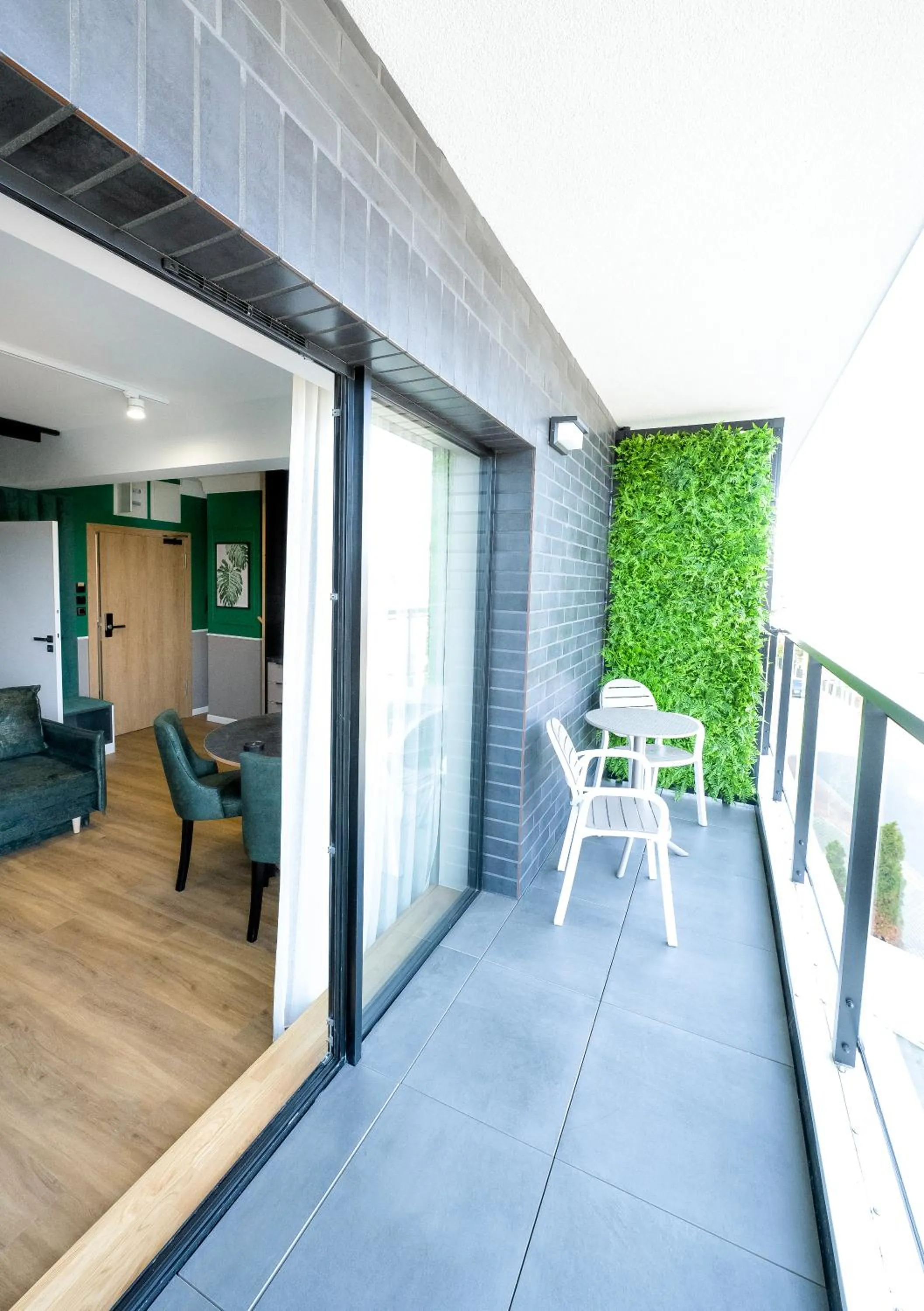 Day in Aparthotel Green Concrete - ekologiczne apartamenty premium ze strefą Wellness