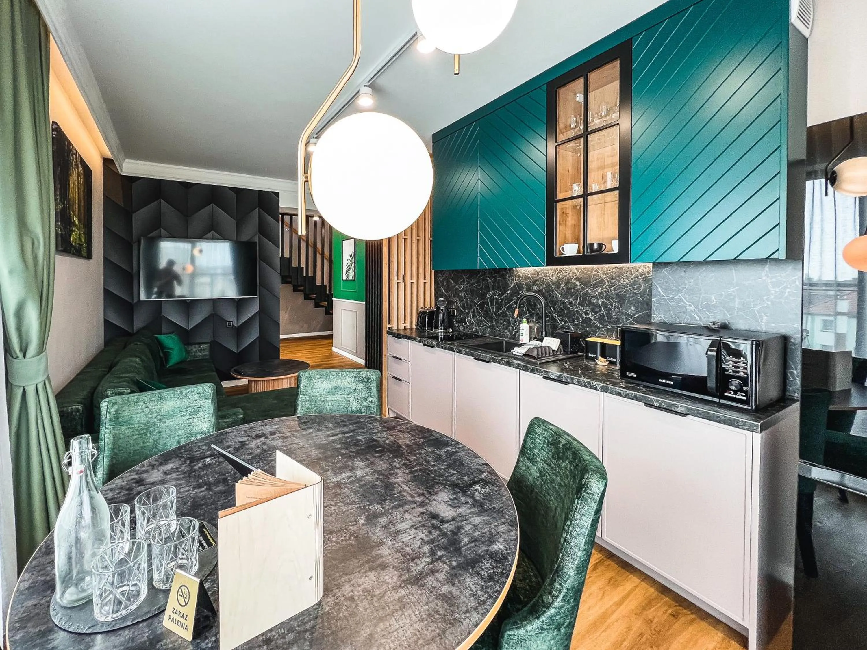 Kitchen or kitchenette in Aparthotel Green Concrete - ekologiczne apartamenty premium ze strefą Wellness