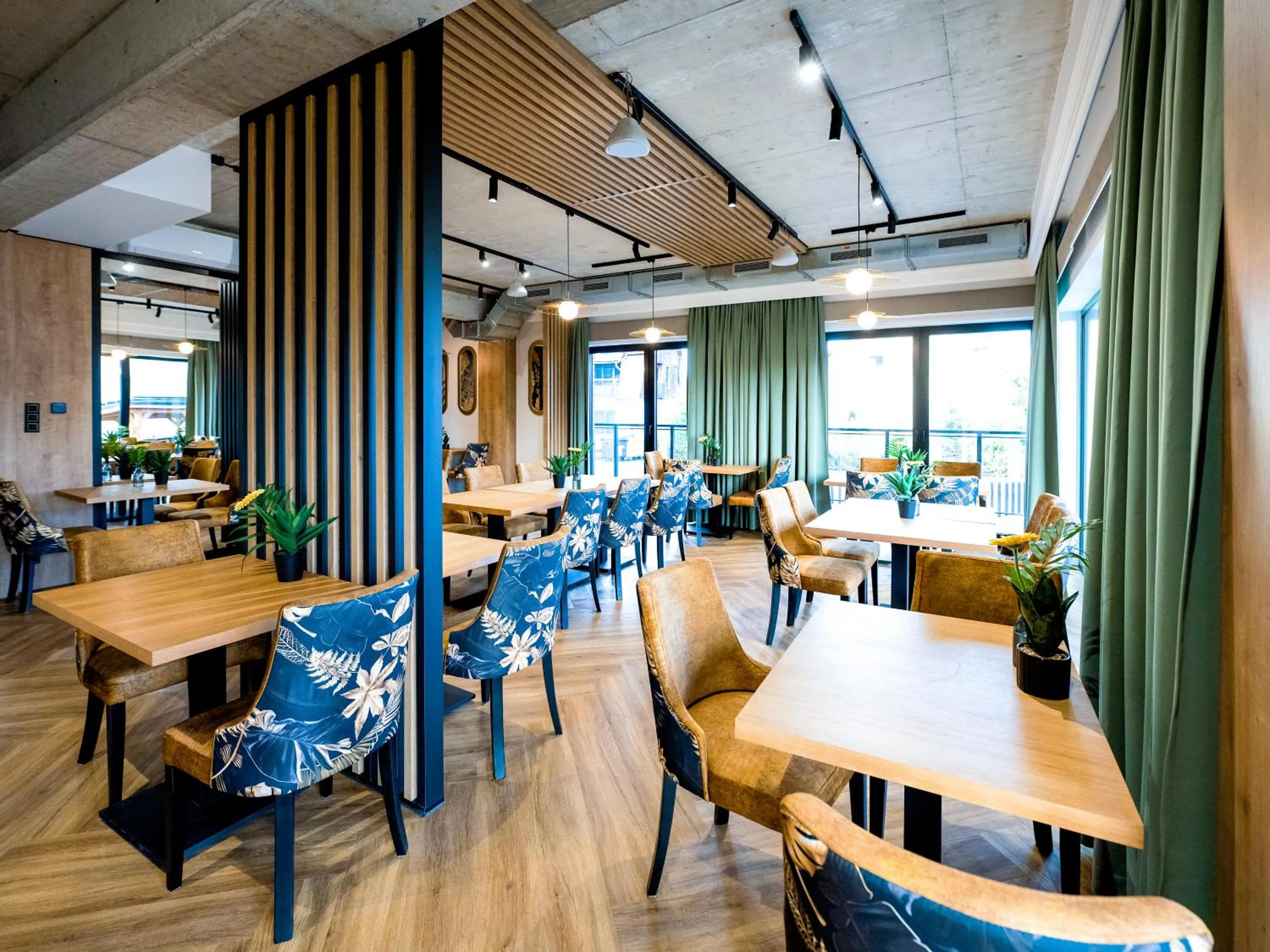 Restaurant/places to eat in Aparthotel Green Concrete - ekologiczne apartamenty premium ze strefą Wellness